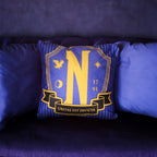 Zdjęcie produktu Wednesday - Poduszka z logo Nevermore Academy