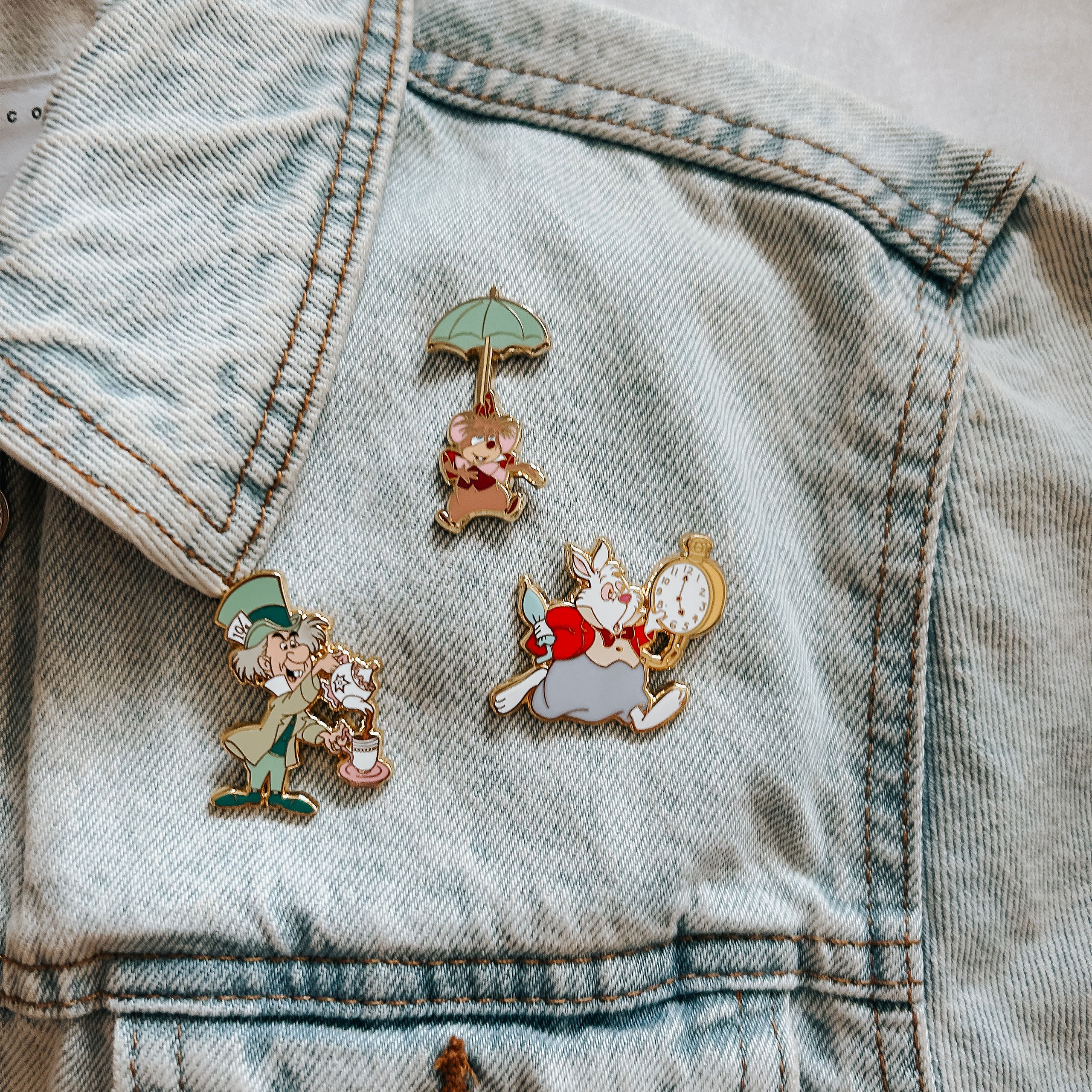 Zdjęcie produktu Alicja w Krainie Czarów - Unbirthday Mystery Funko Pop Pin