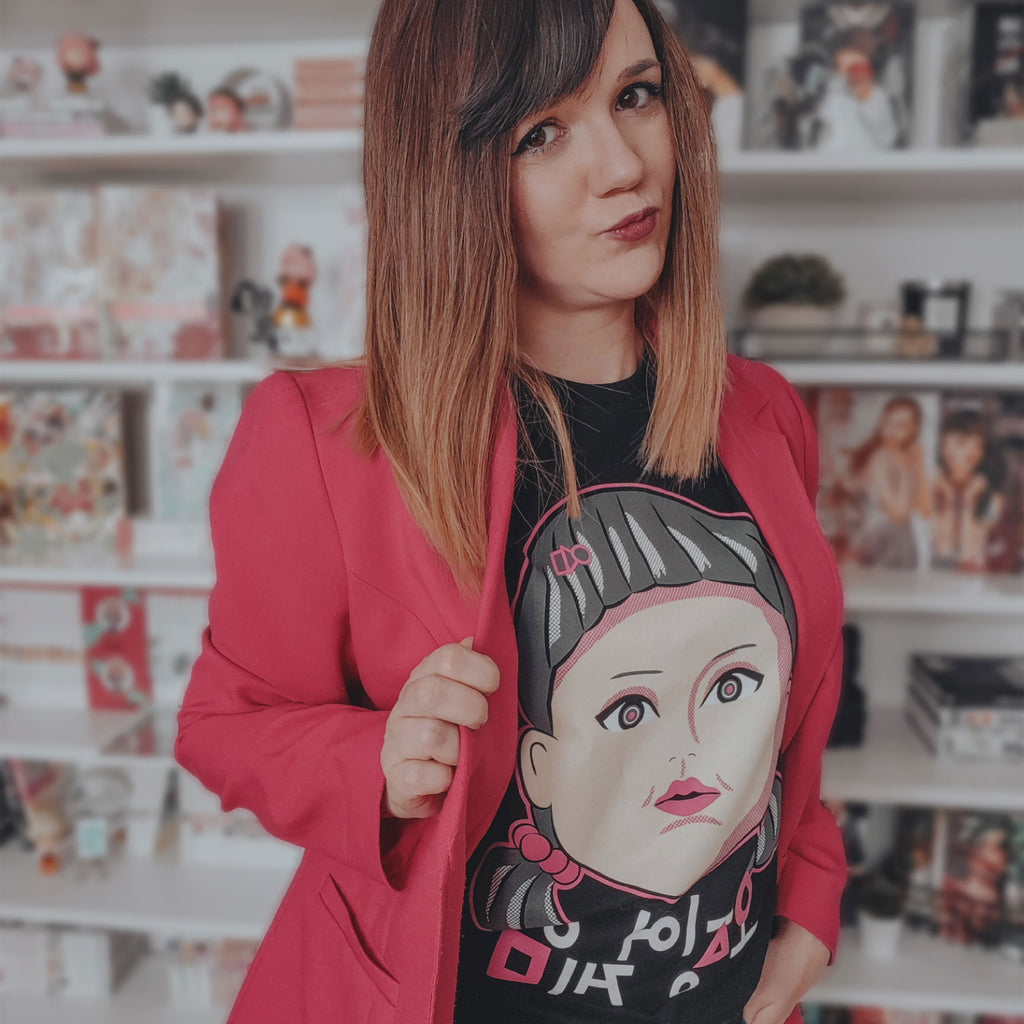 Zdjęcie produktu Squid Game - Koszulka Young-Hee Doll czarna