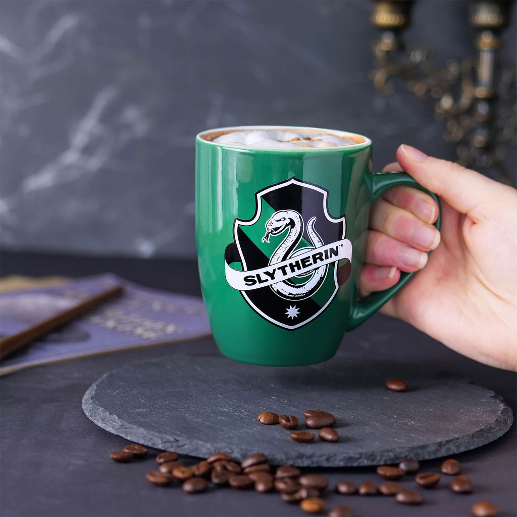 Zdjęcie produktu Kubek z logo Slytherin zielony - Harry Potter