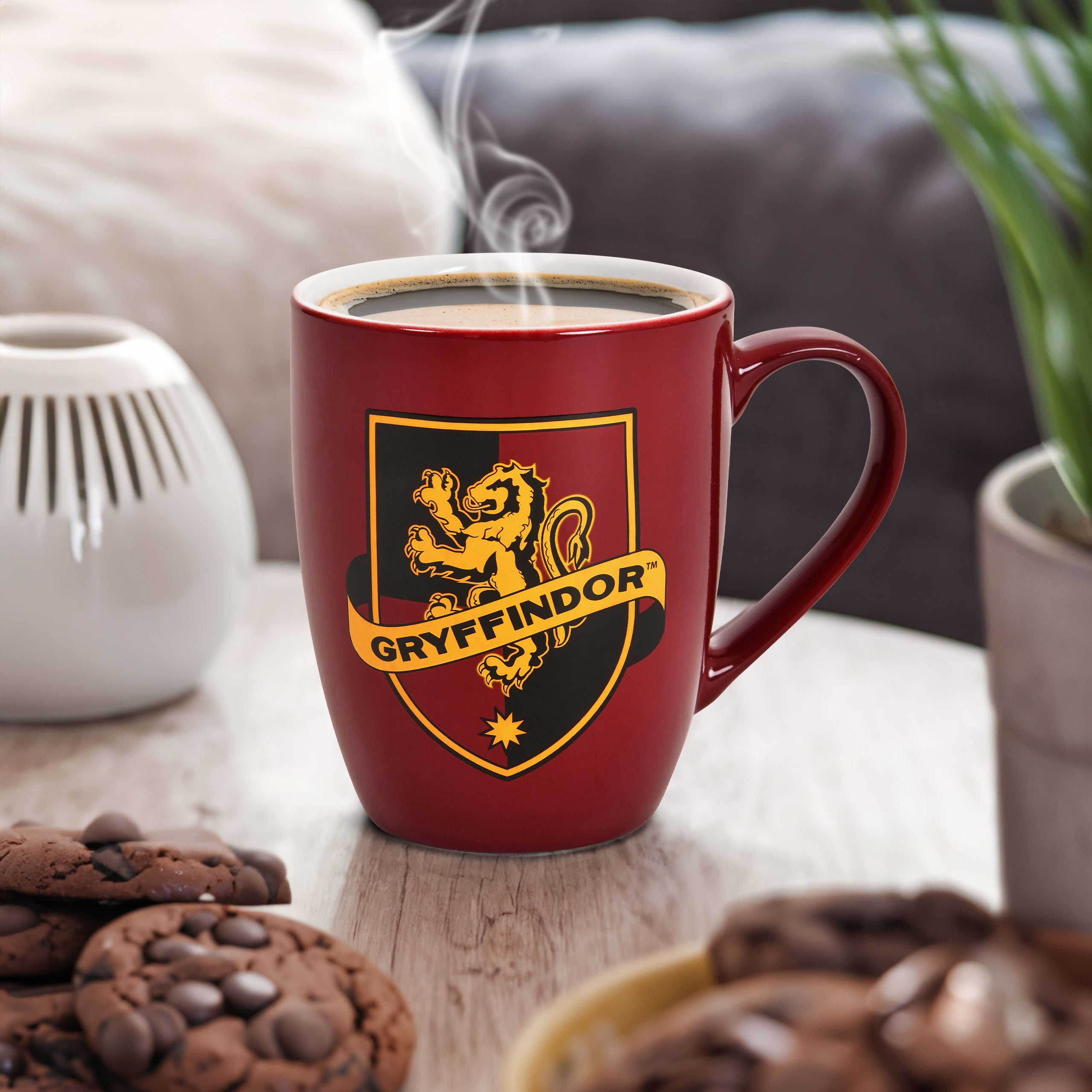 Zdjęcie produktu Czerwony kubek z logo Gryffindoru - Harry Potter