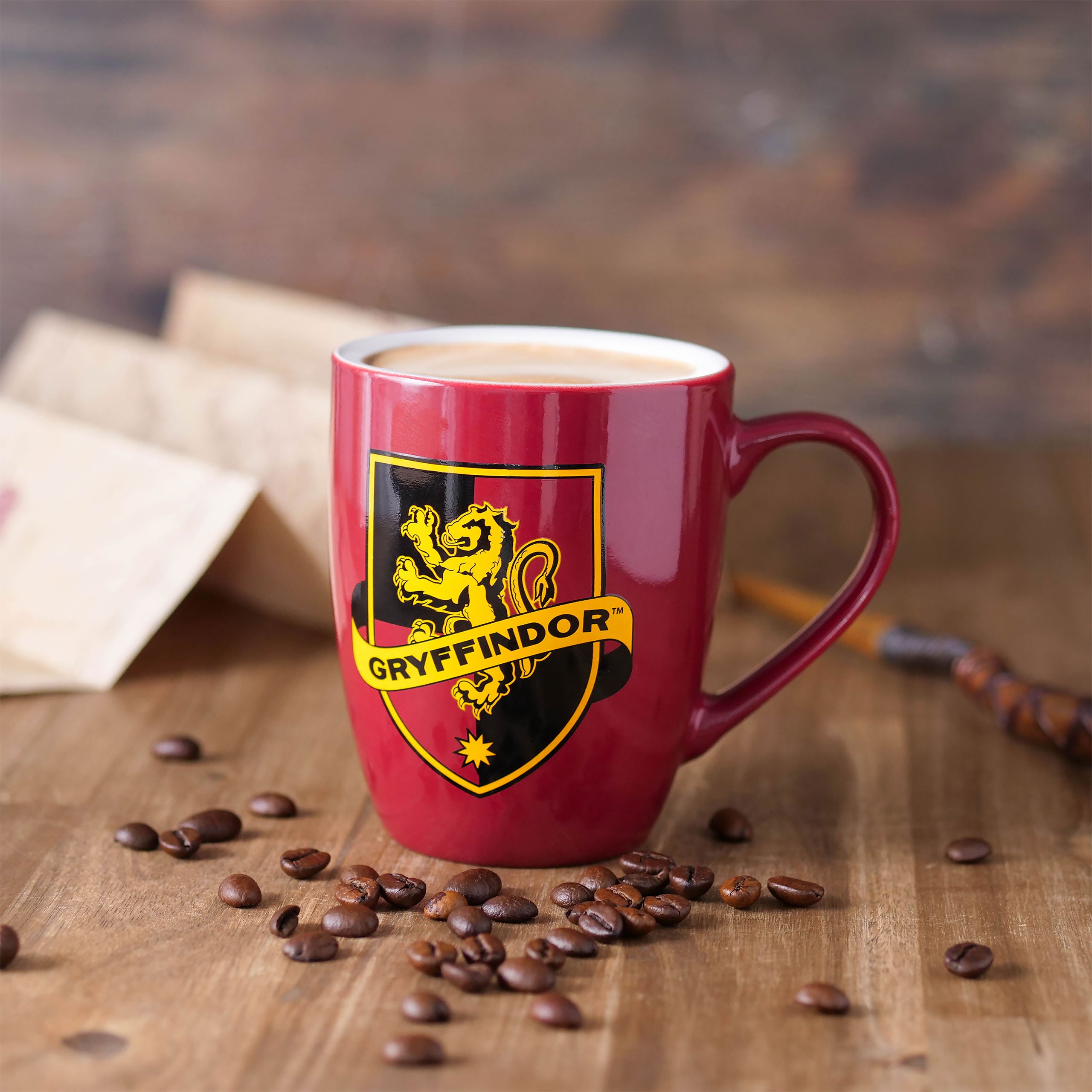 Zdjęcie produktu Czerwony kubek z logo Gryffindoru - Harry Potter