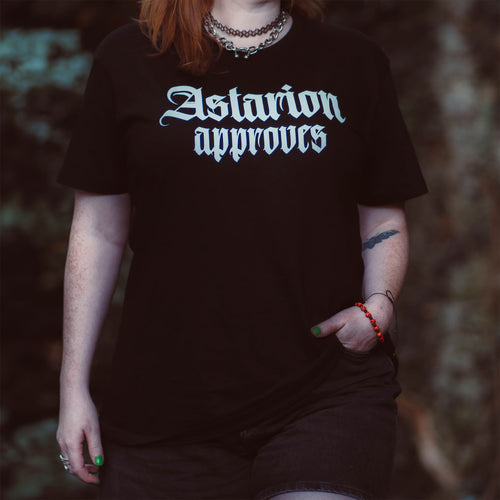 Zdjęcie produktu Astarion Approves Koszulka dla fanów Baldur's Gate