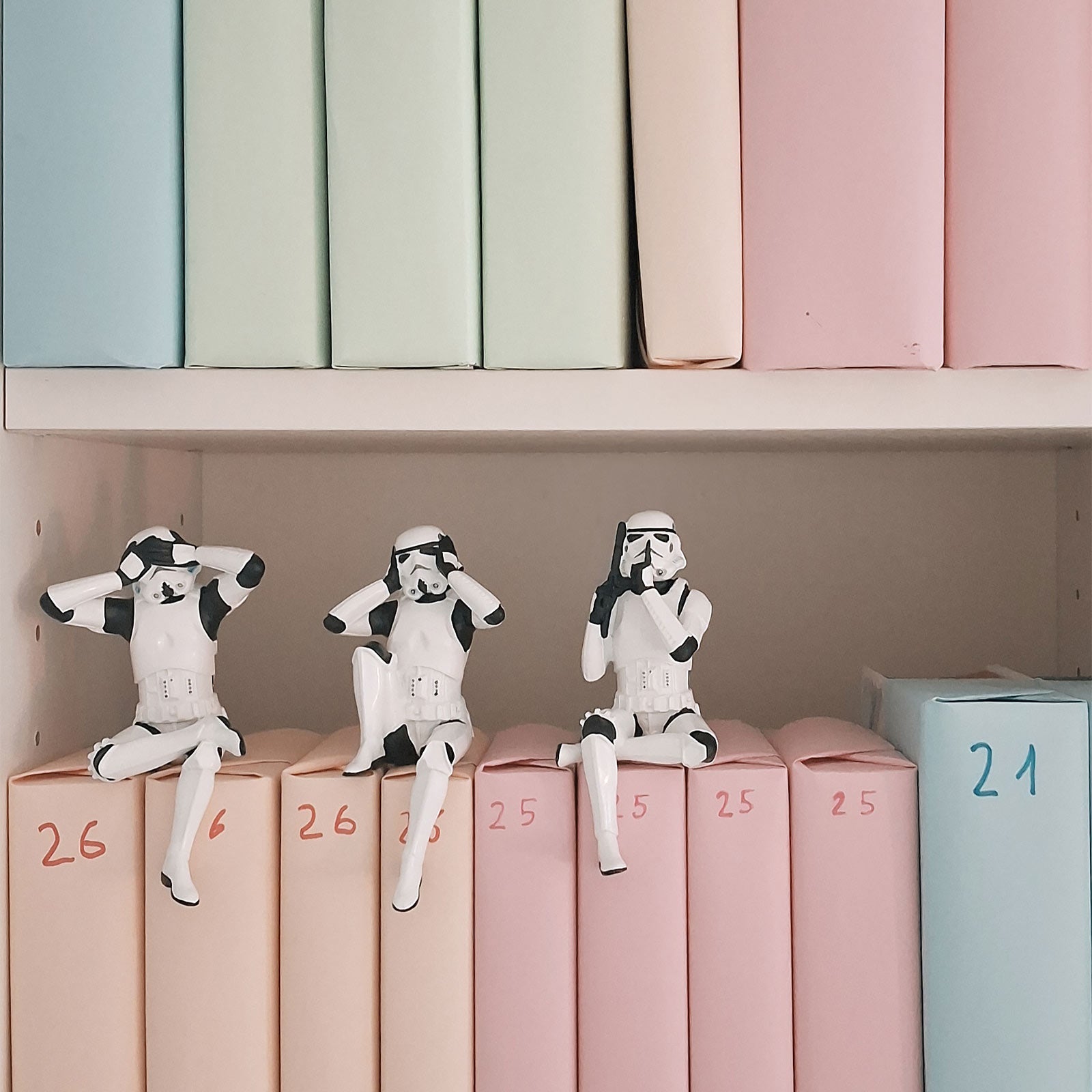 Zdjęcie produktu Oryginalny zestaw figurek Stormtrooper Nie Widzę, Nie Słyszę, Nie Mówię siedzący