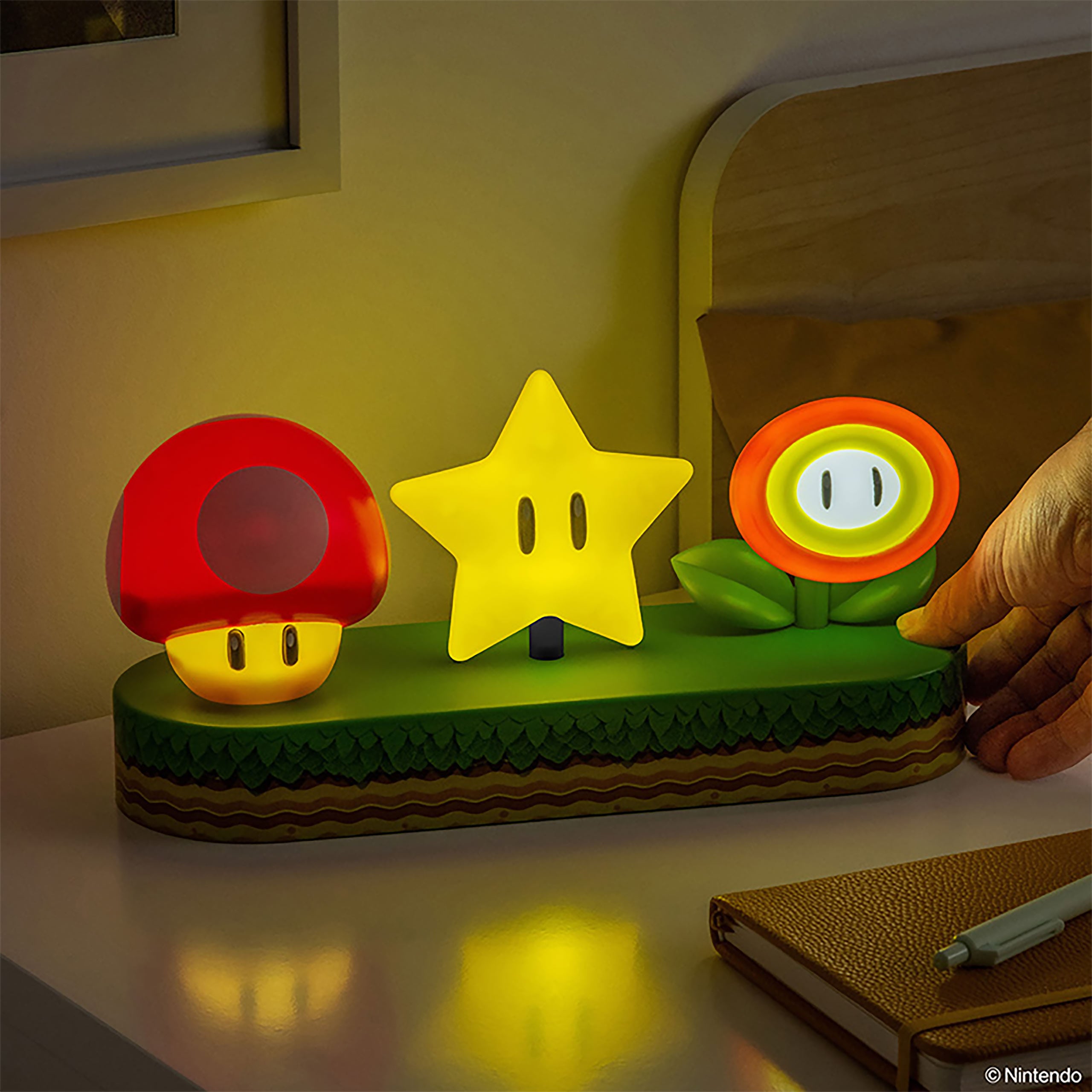 Zdjęcie produktu Super Mario - Lampka stołowa z ikonami