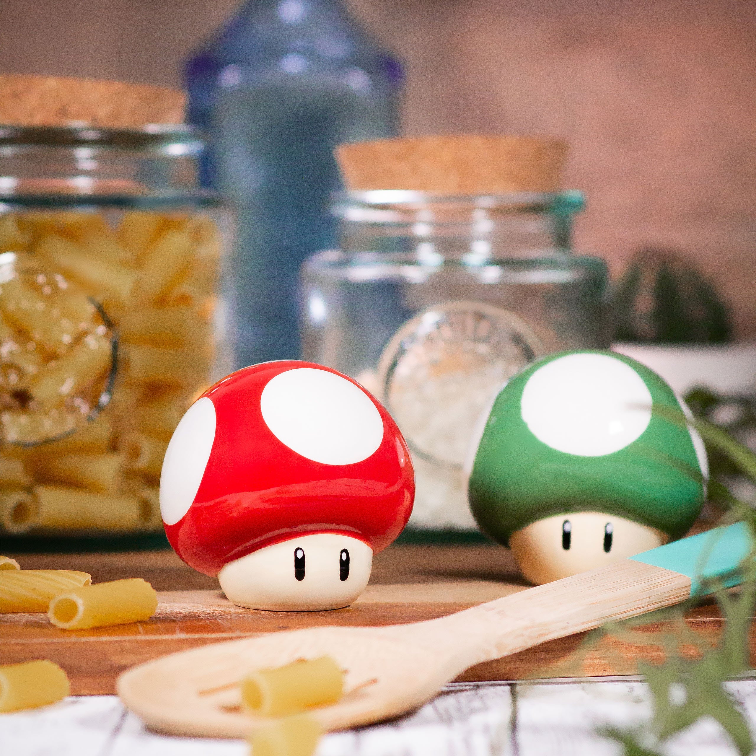 Zdjęcie produktu Super Mario - Solniczka i pieprzniczka w kształcie Super Grzyba i 1-UP Grzyba