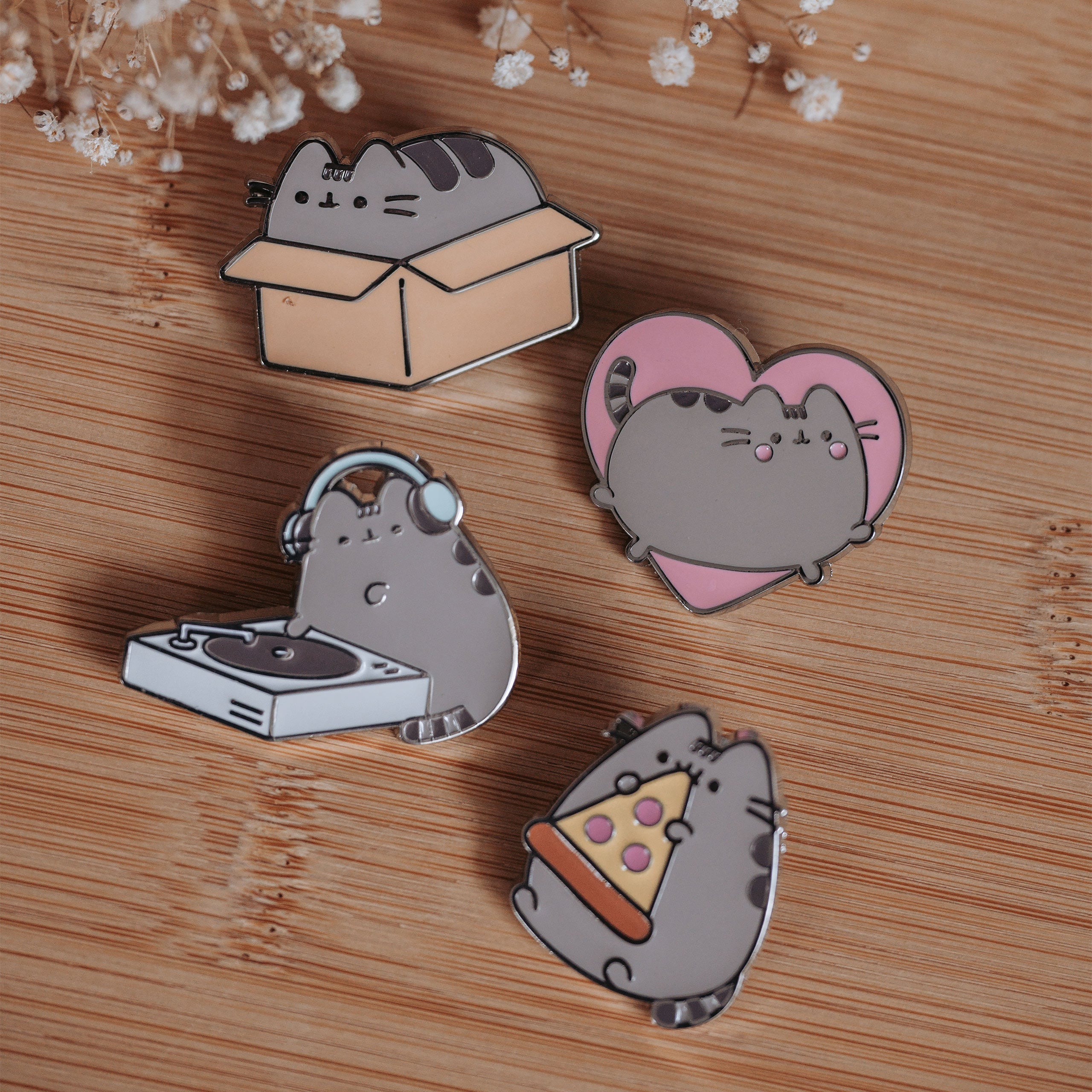 Zdjęcie produktu Pusheen - Zestaw 4 przypinek