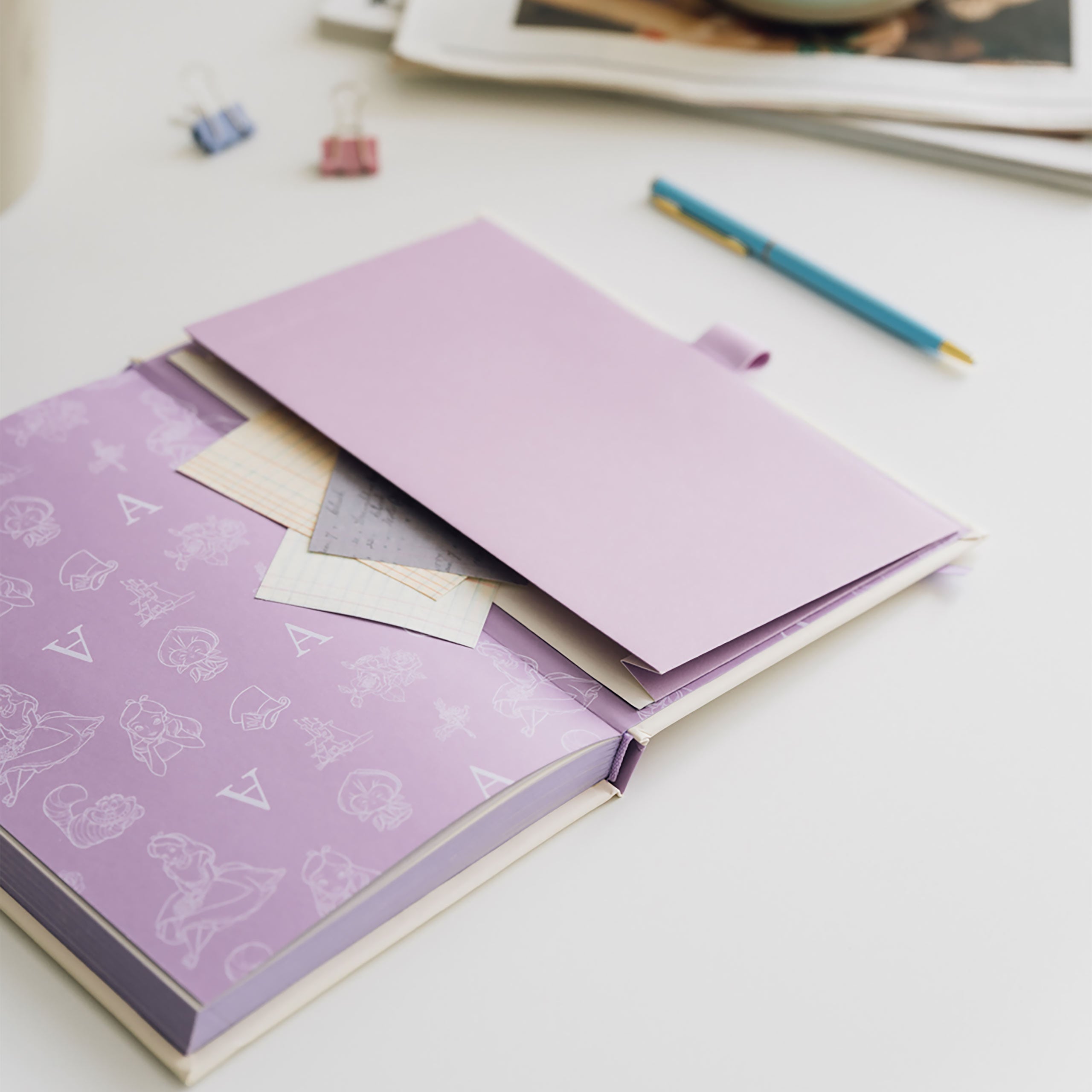 Product image Alice in Wonderland - Garden Notebook with Ballpoint Pen