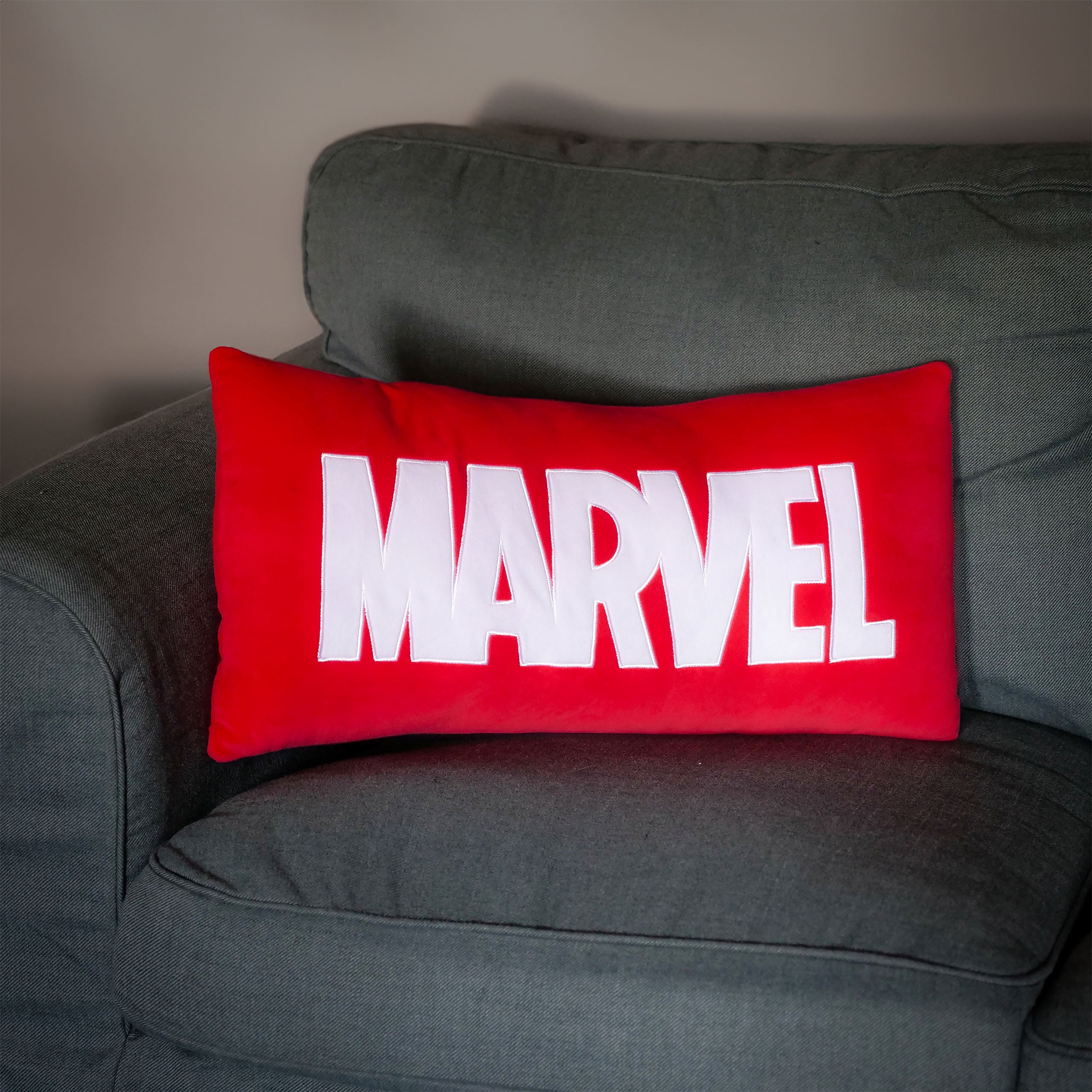 Zdjęcie produktu Marvel - Poduszka z logo czerwona