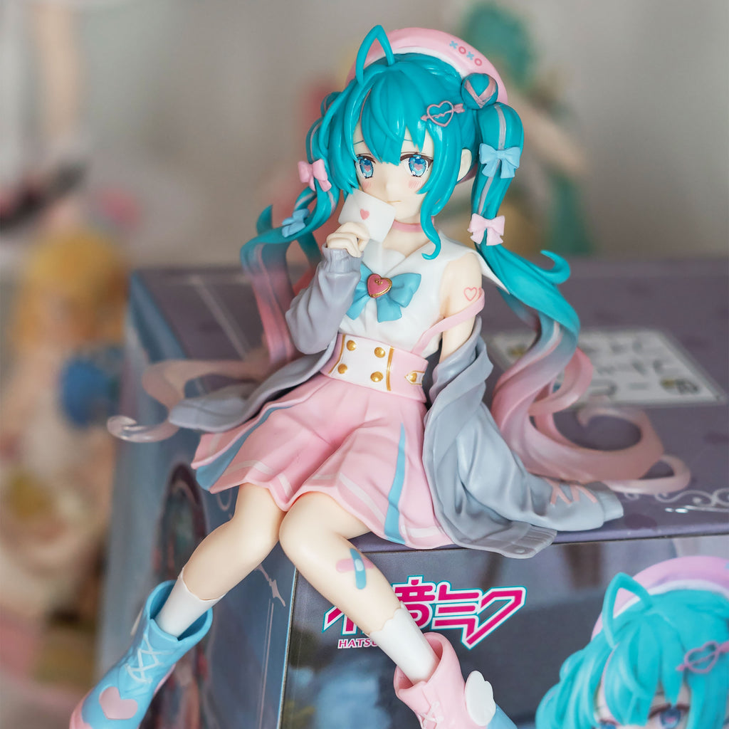 Zdjęcie produktu Hatsune Miku - Noodle Stopper Figur Love Sailor Grey Color Version