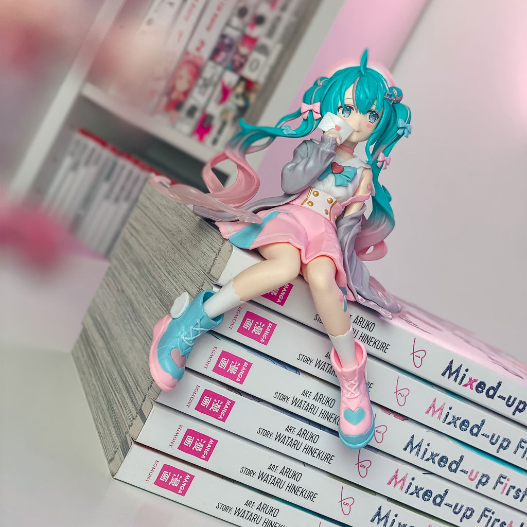 Zdjęcie produktu Hatsune Miku - Noodle Stopper Figur Love Sailor Grey Color Version