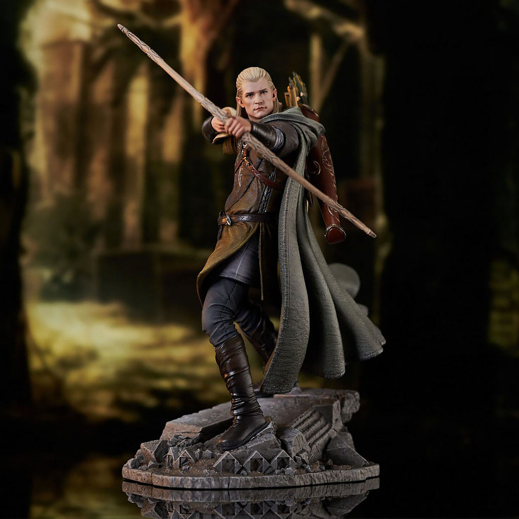 Zdjęcie produktu Władca Pierścieni - Legolas Deluxe Gallery Statue
