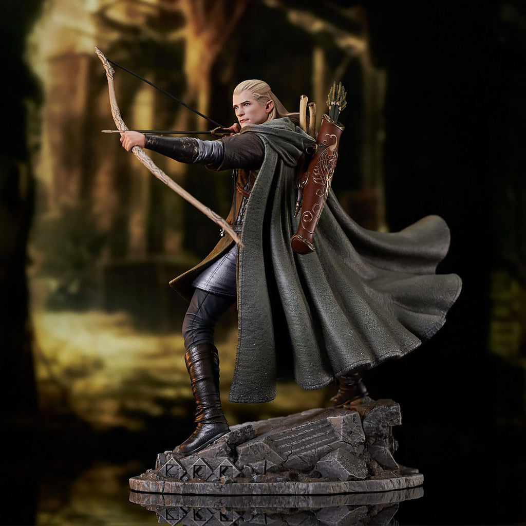 Zdjęcie produktu Władca Pierścieni - Legolas Deluxe Gallery Statue