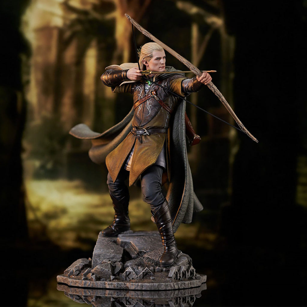 Zdjęcie produktu Władca Pierścieni - Legolas Deluxe Gallery Statue