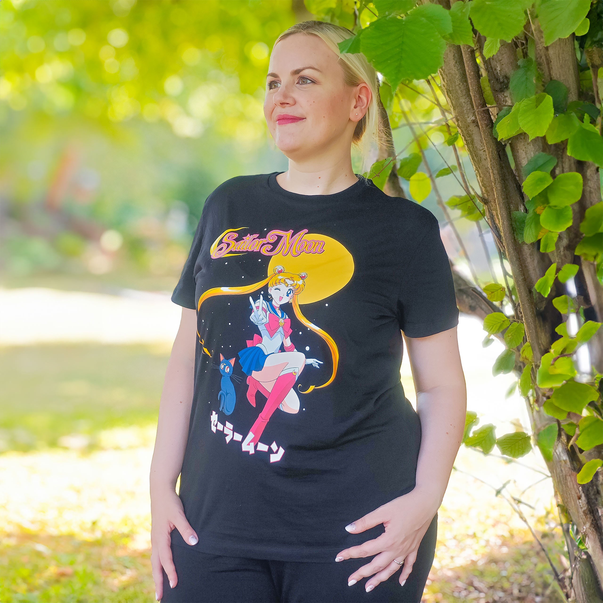 Zdjęcie produktu Sailor Moon z Luną T-Shirt czarne