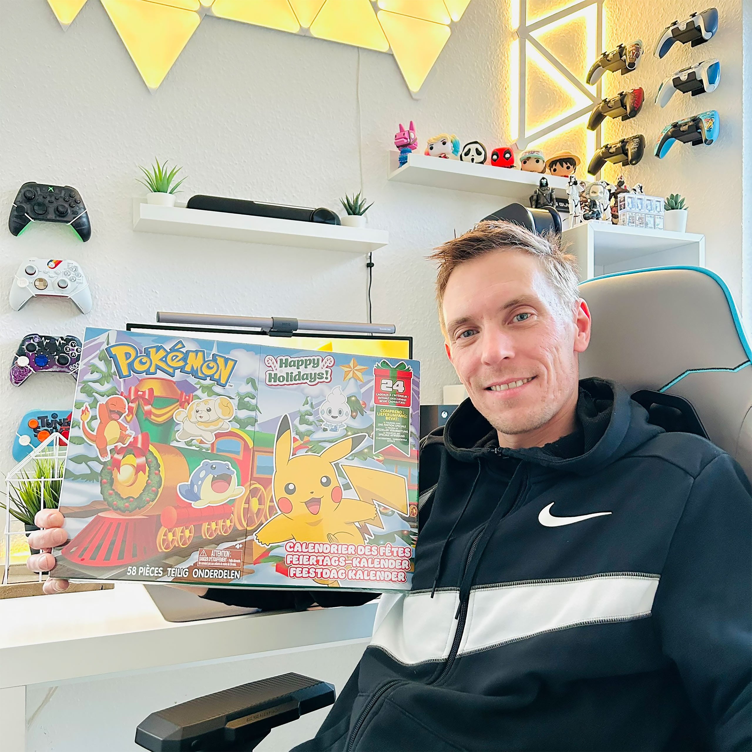 Zdjęcie produktu Pikachu Happy Holidays Kalendarz Adwentowy - Pokemon