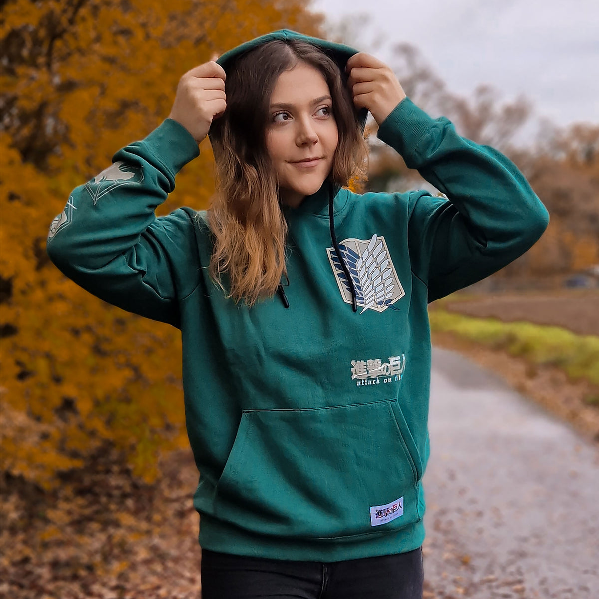 Zdjęcie produktu Bluza z kapturem Scout Symbol Military zielona - Attack on Titan