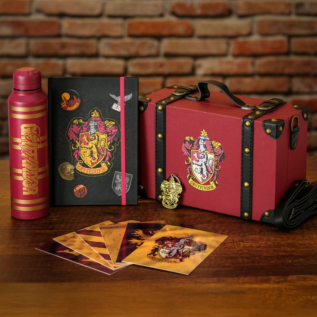 Zdjęcie produktu Harry Potter - Premium zestaw prezentowy Gryffindor w walizce z paskiem na ramię