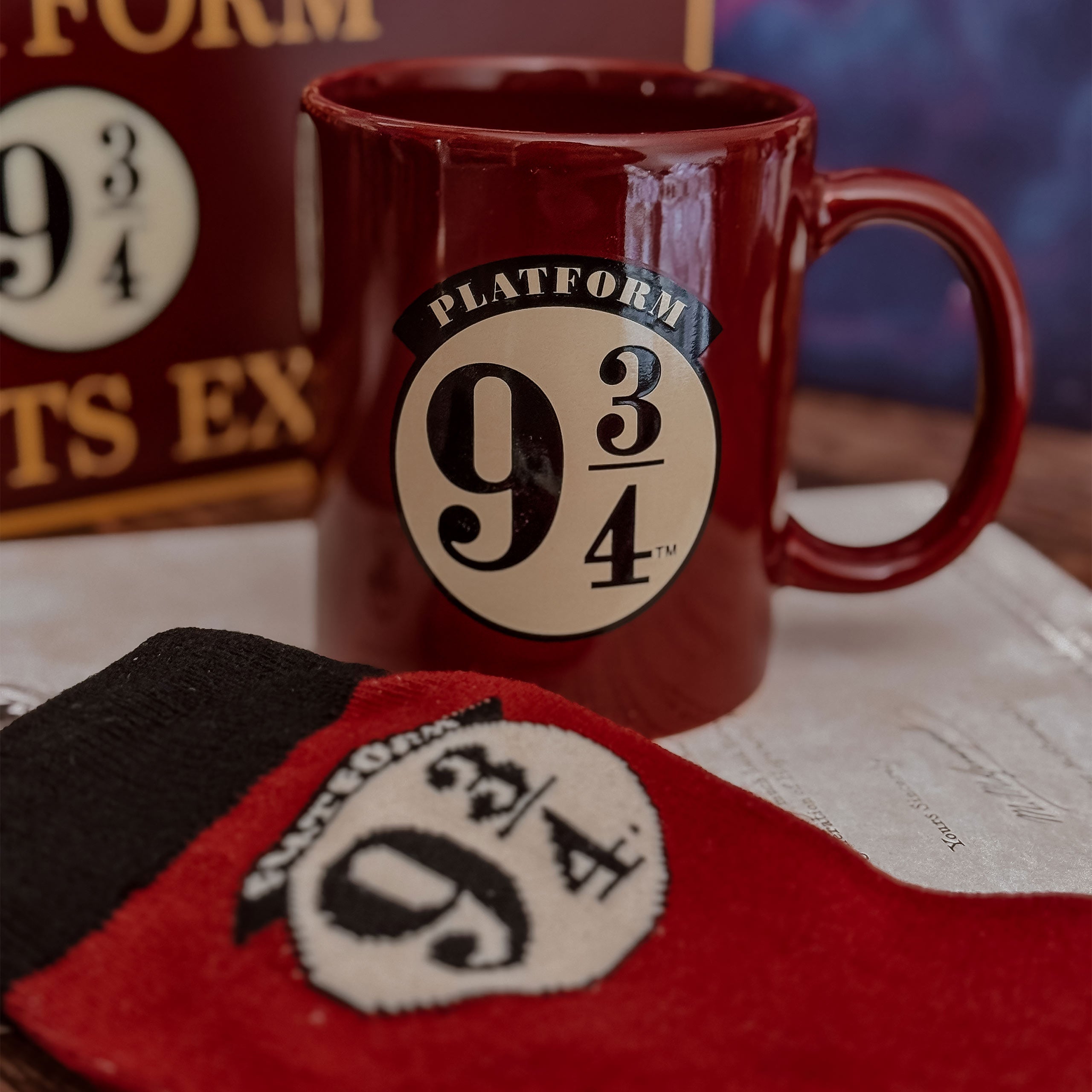 Product image Harry Potter - Platform 9 3/4 Socks and Mug