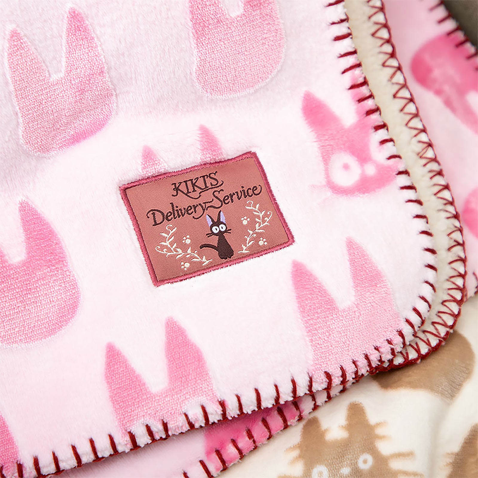 Zdjęcie produktu Podniebna poczta Kiki - Koc polarowy z pluszem z sylwetką Jiji