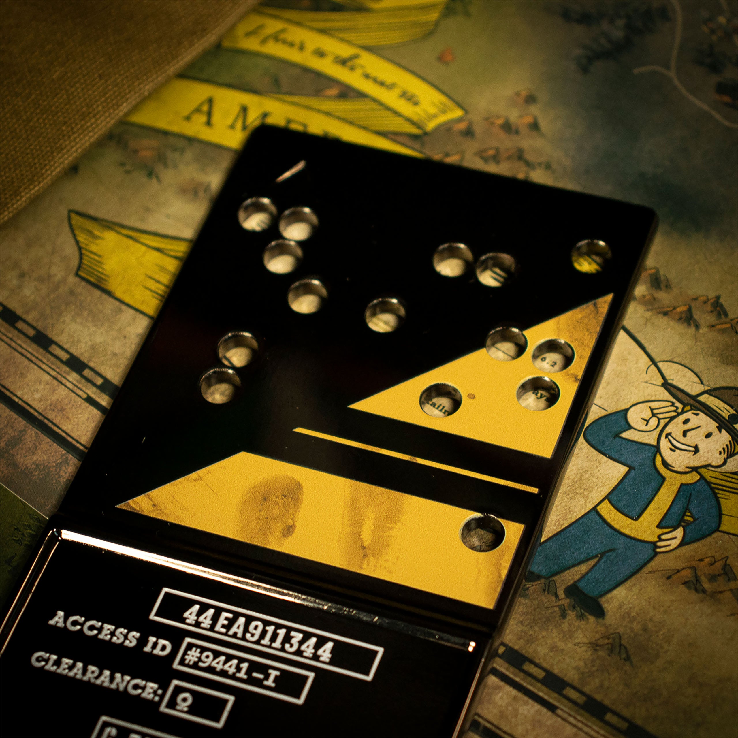 Product image Fallout - Eternal Nuclear Keycard Replica Limited Edition