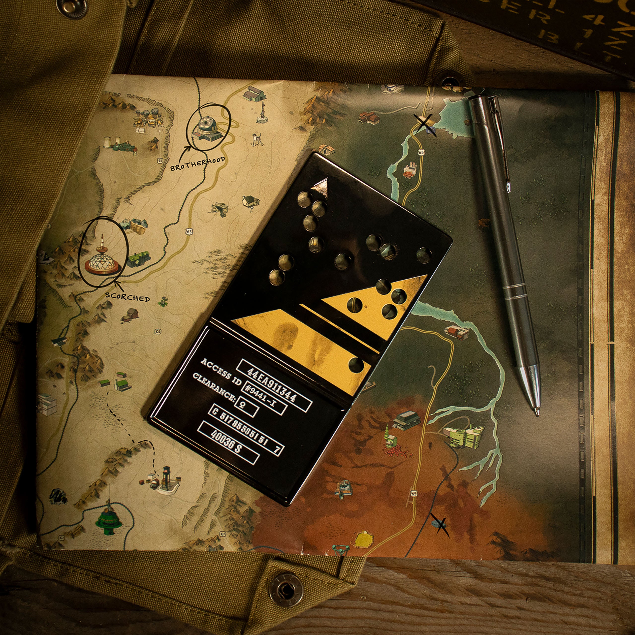 Product image Fallout - Eternal Nuclear Keycard Replica Limited Edition