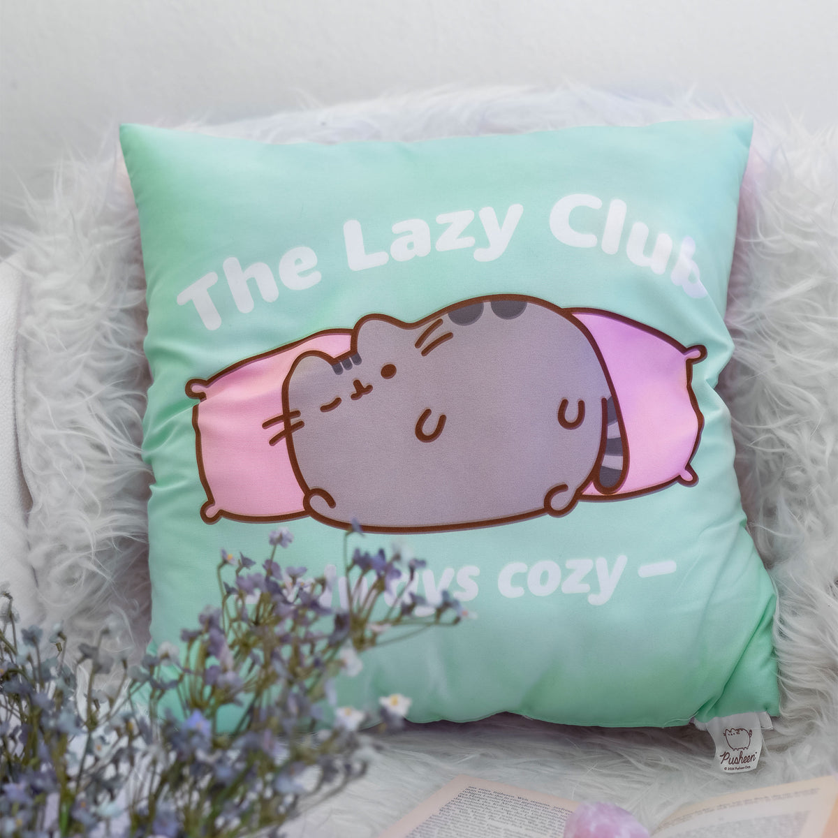 Zdjęcie produktu Pusheen - Poduszka The Lazy Club