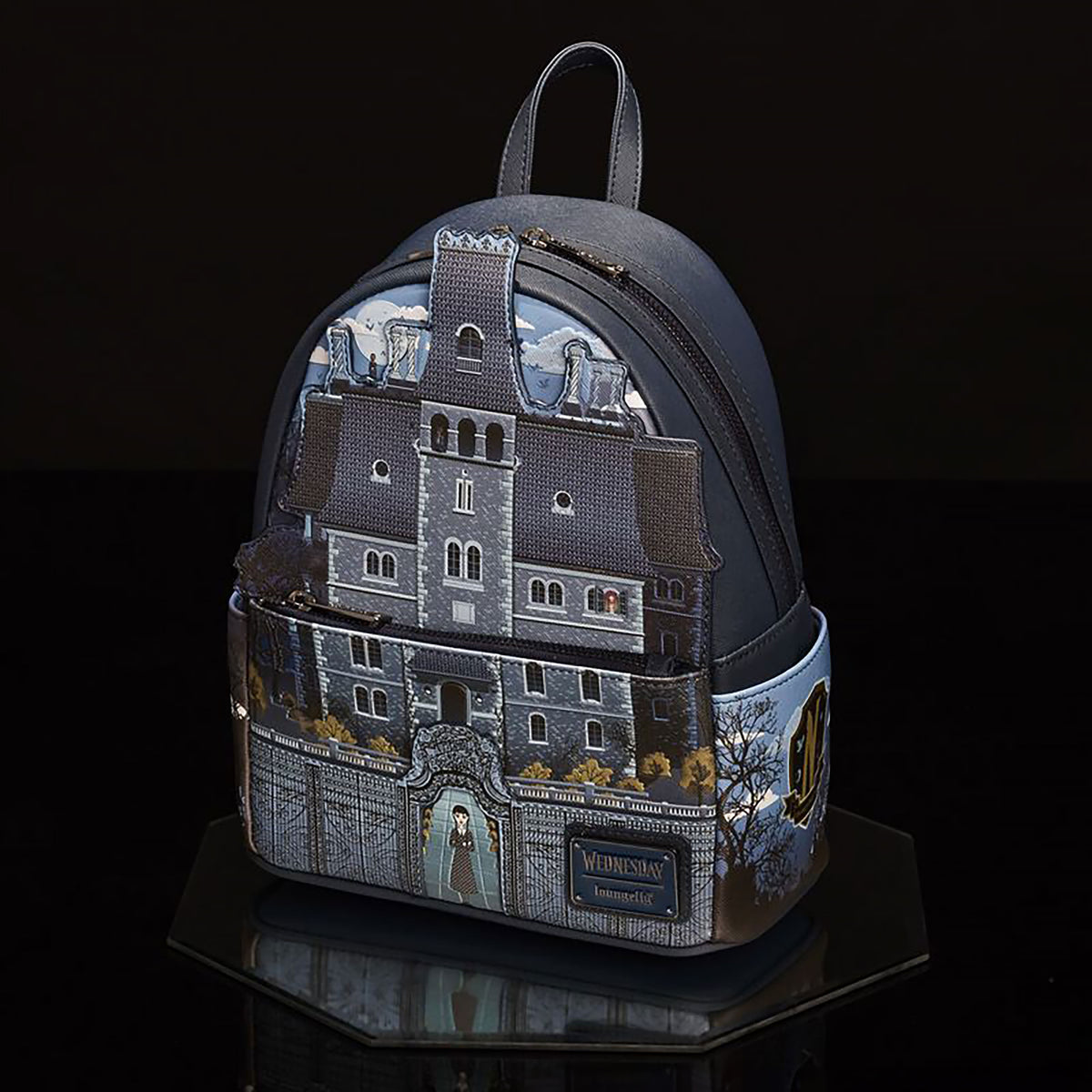 Zdjęcie produktu Wednesday - Nevermore Academy Glow in the Dark Mini Plecak
