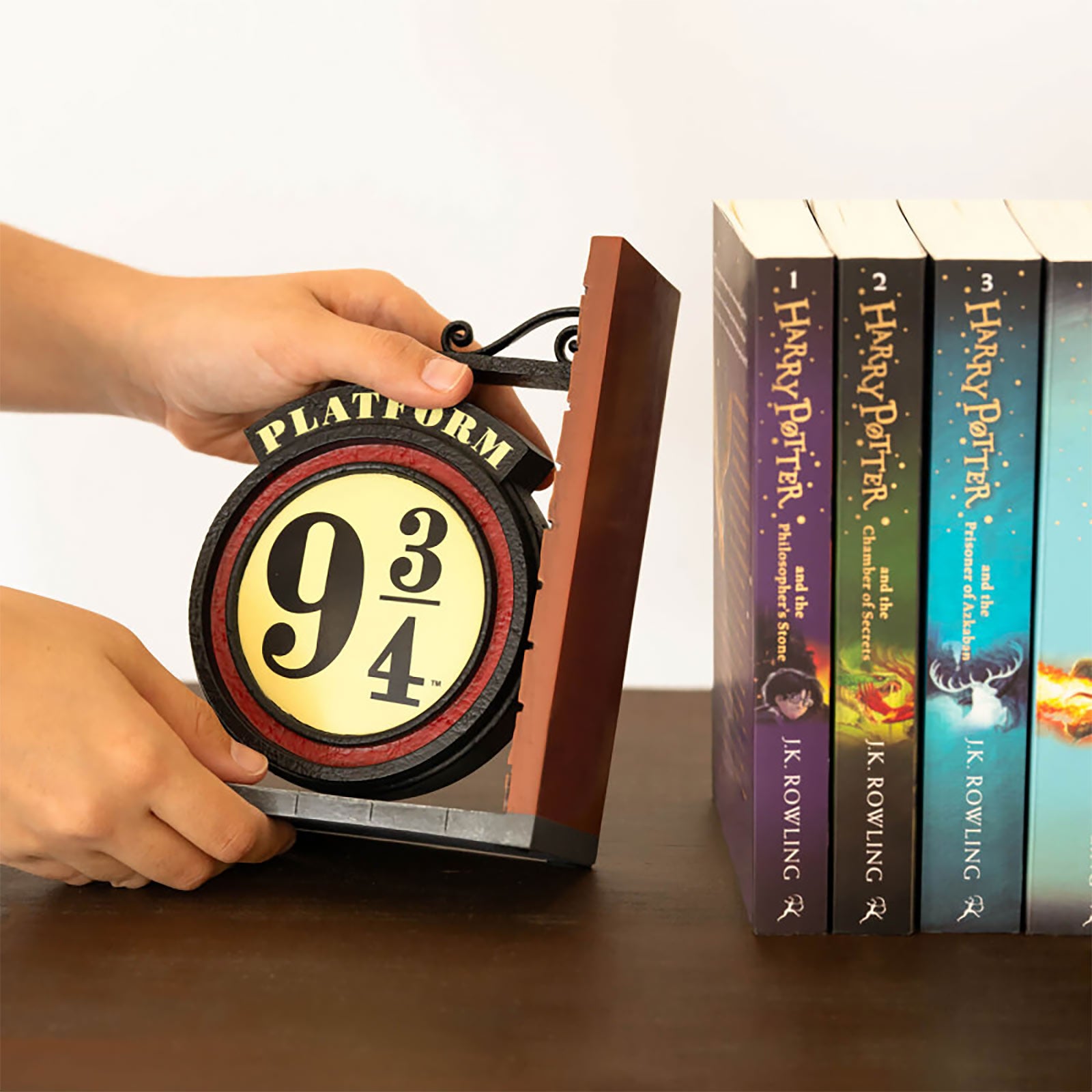 Zdjęcie produktu Harry Potter - Podpórka do książek Peron 9 3/4