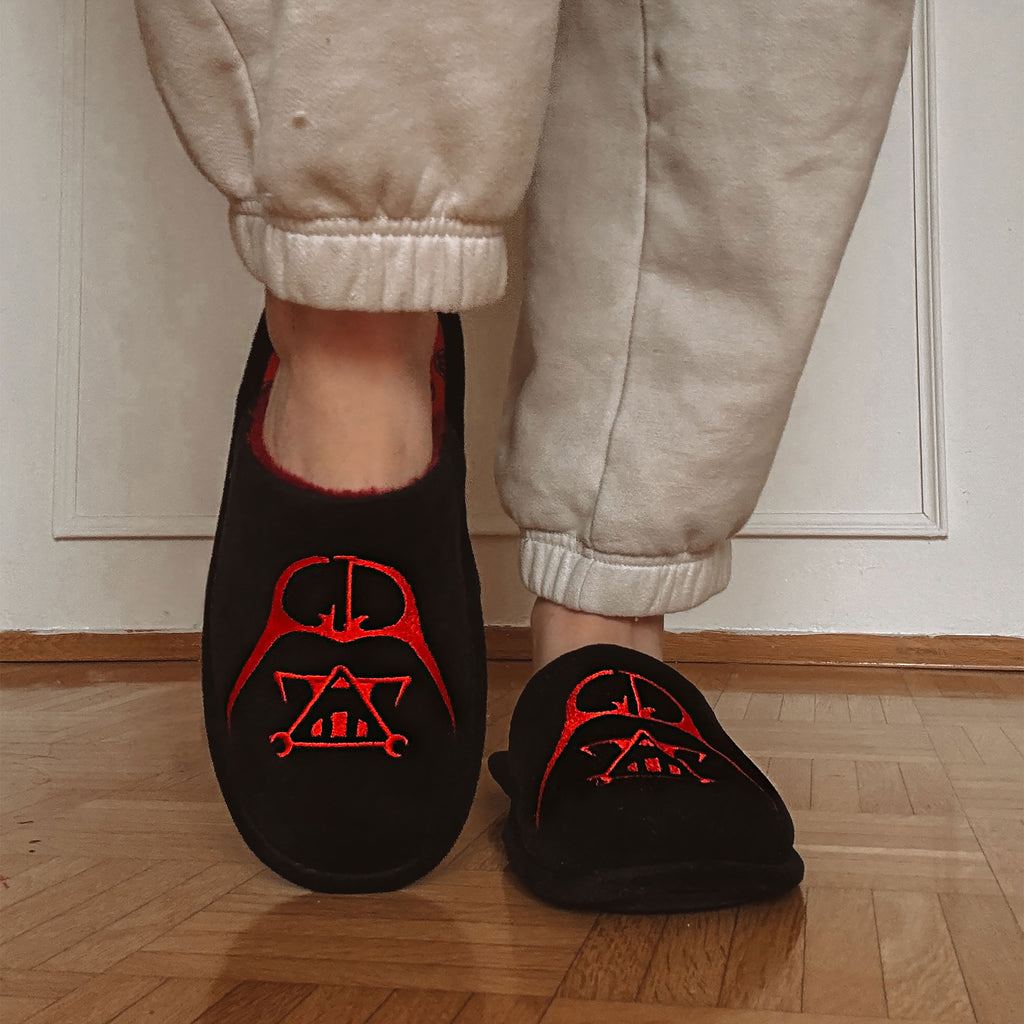 Zdjęcie produktu Star Wars - Kapcie Darth Vader czarno-czerwone