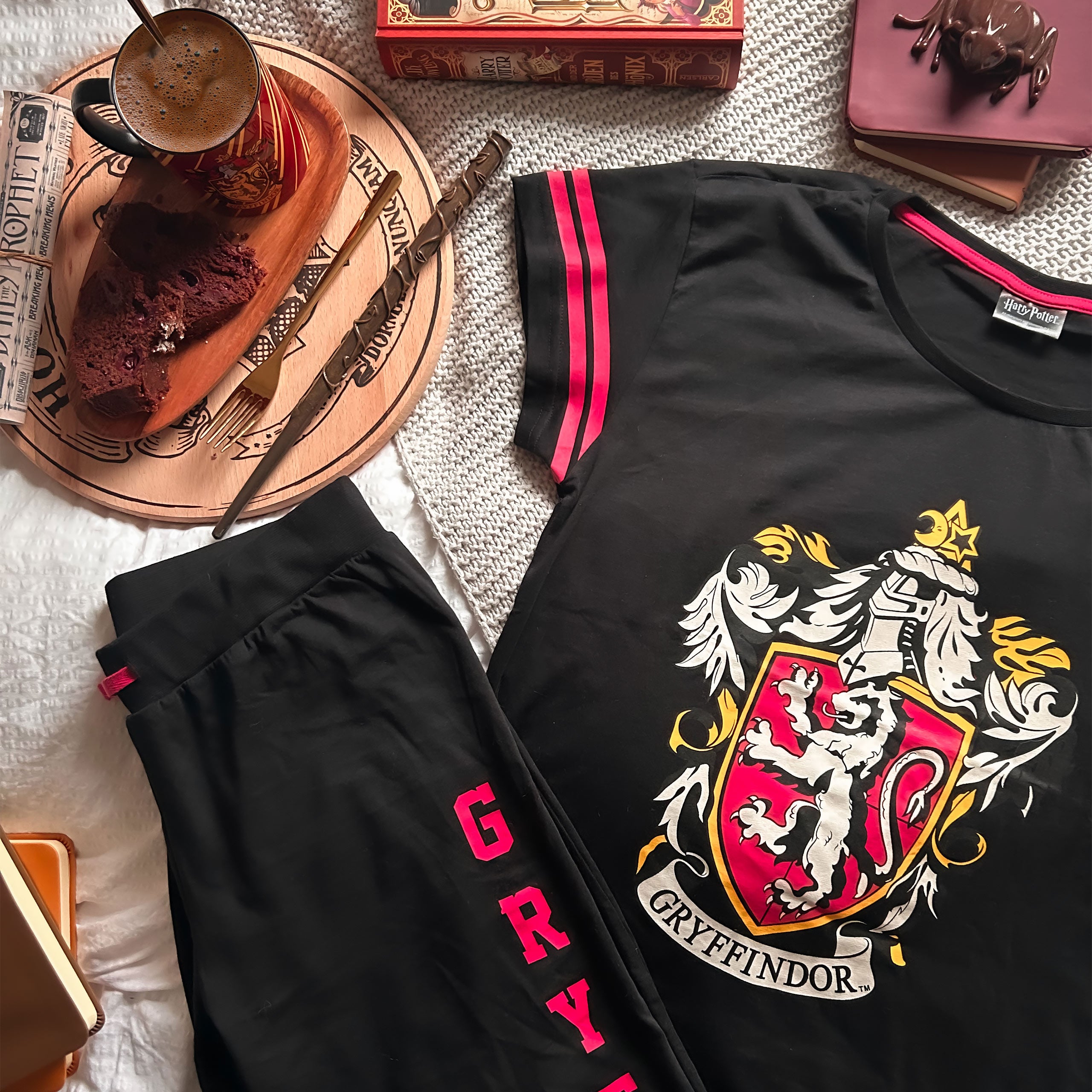 Zdjęcie produktu Piżama Gryffindor z herbem czarna - Harry Potter