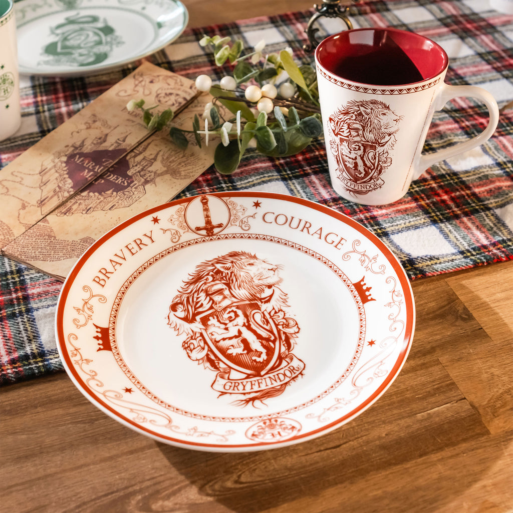 Zdjęcie produktu Harry Potter - Zestaw talerzy i kubków Hogwartu