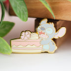 Zdjęcie produktu Lilo & Stitch - Angel i Stitch Cherry Blossom Mystery Pin