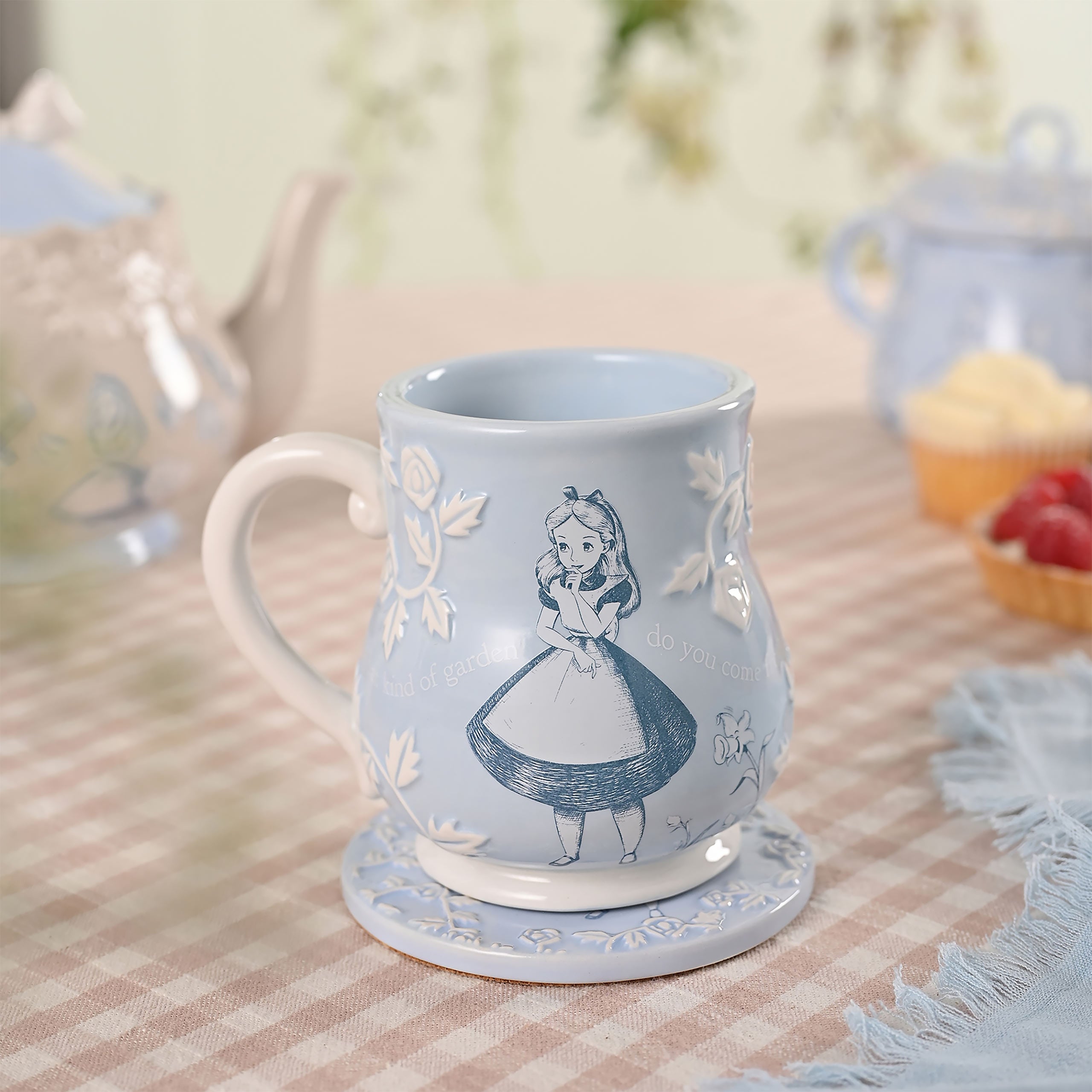 Product image Alice in Wonderland - Relief Mug