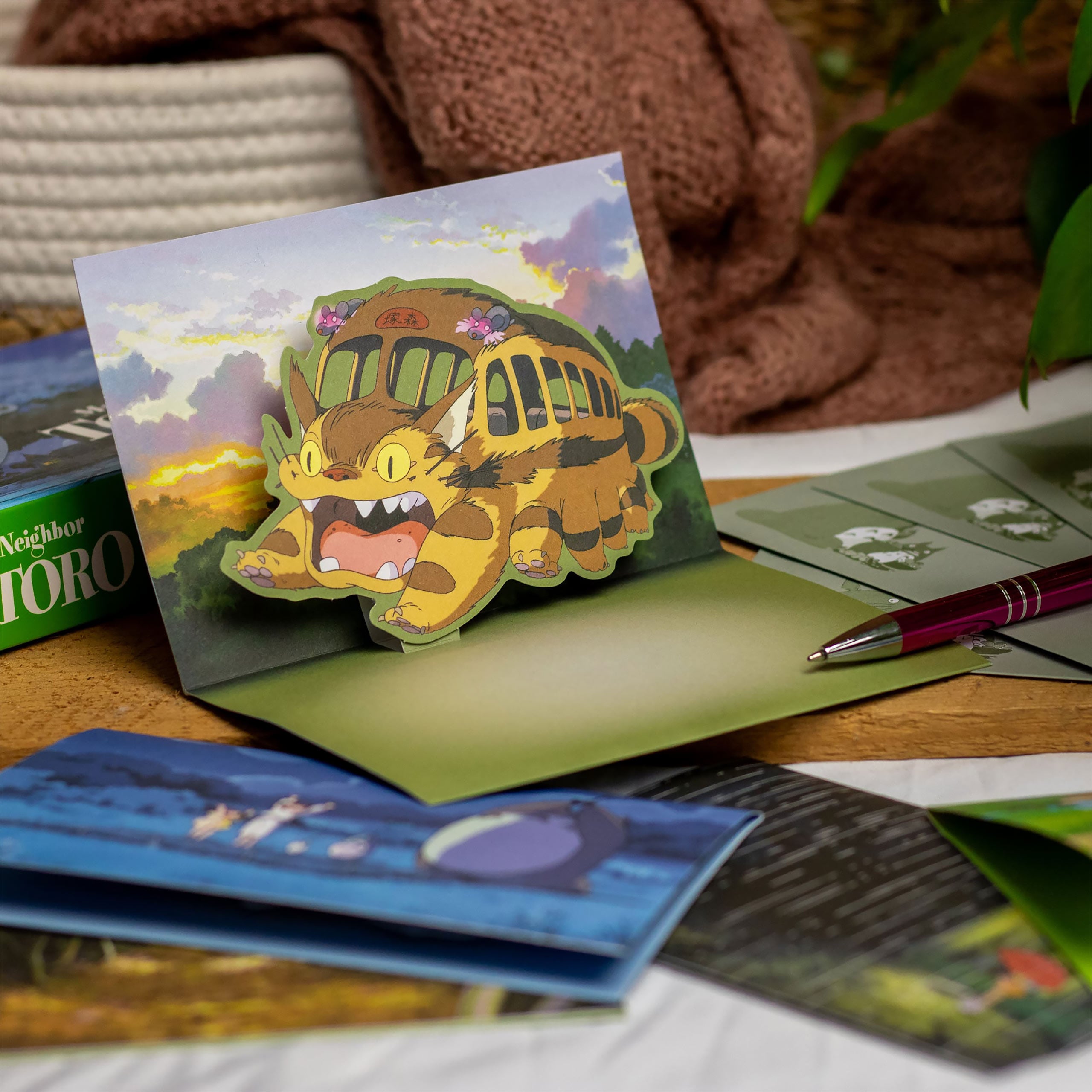Zdjęcie produktu Totoro - Przyjaciele 3D Pop-Up Kartki Pocztowe Zestaw 10 szt.