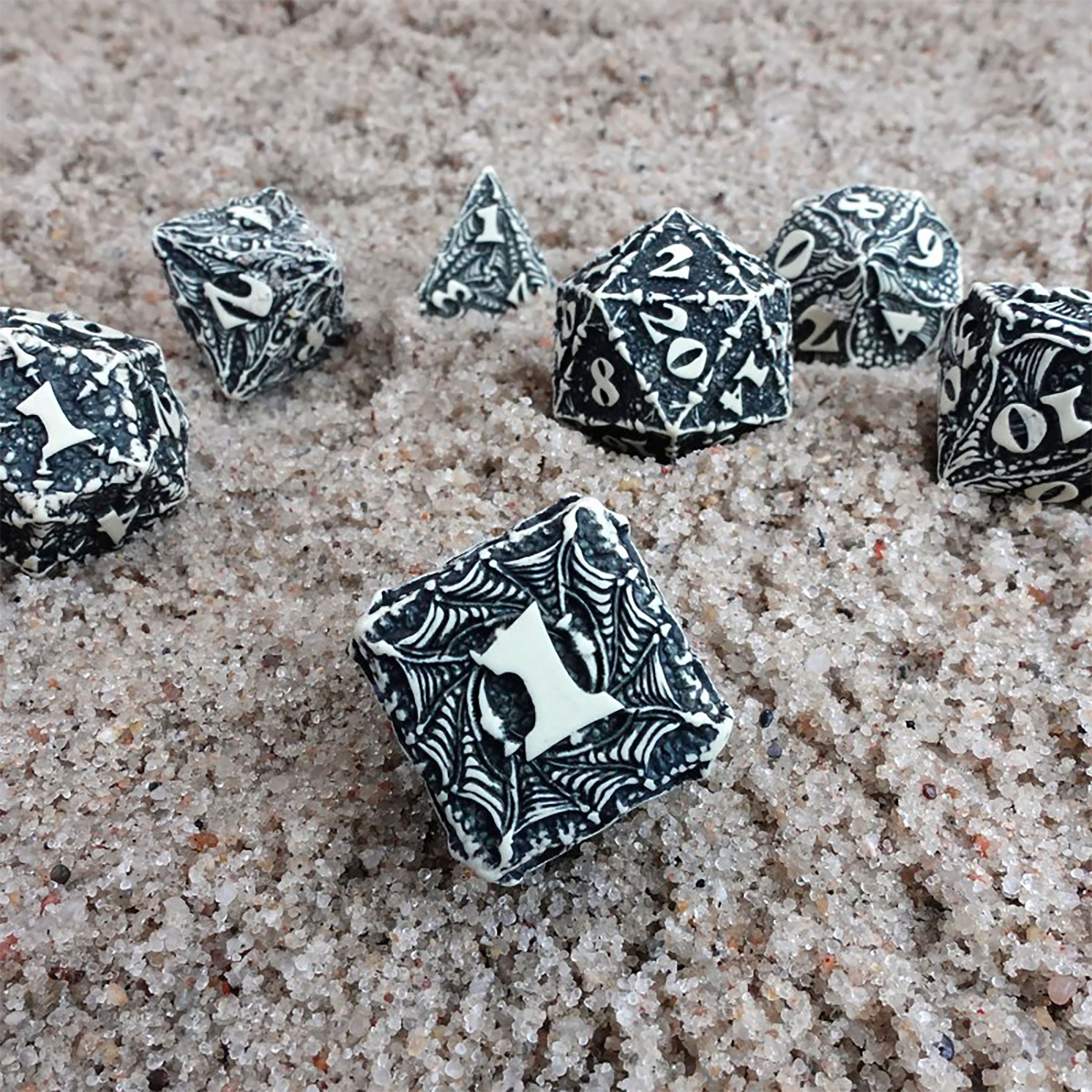 Product image Dracopolis - The Scandinavian Blackfang Dice Set 7pcs