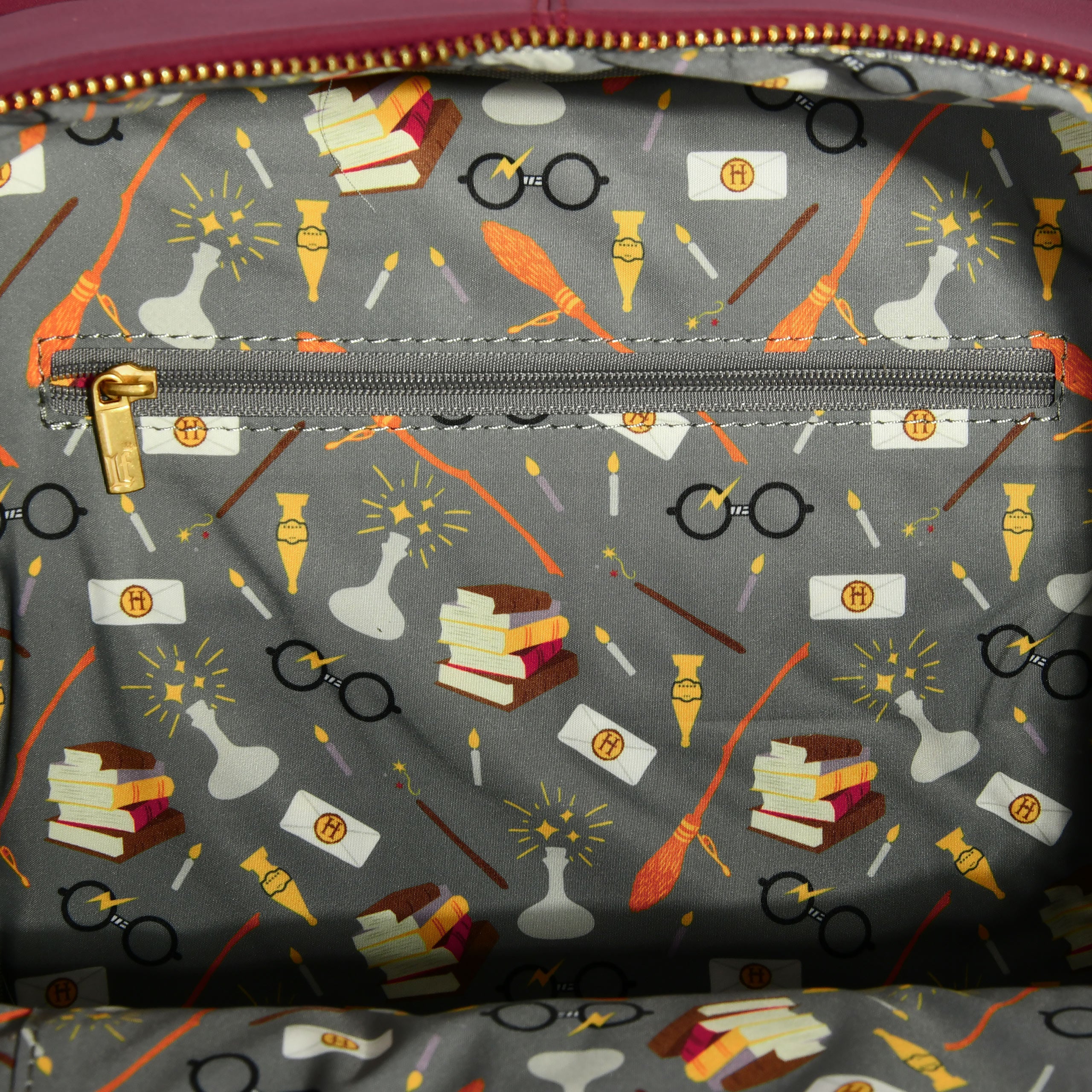Zdjęcie produktu Harry Potter - Mini plecak z okularami i błyskawicą