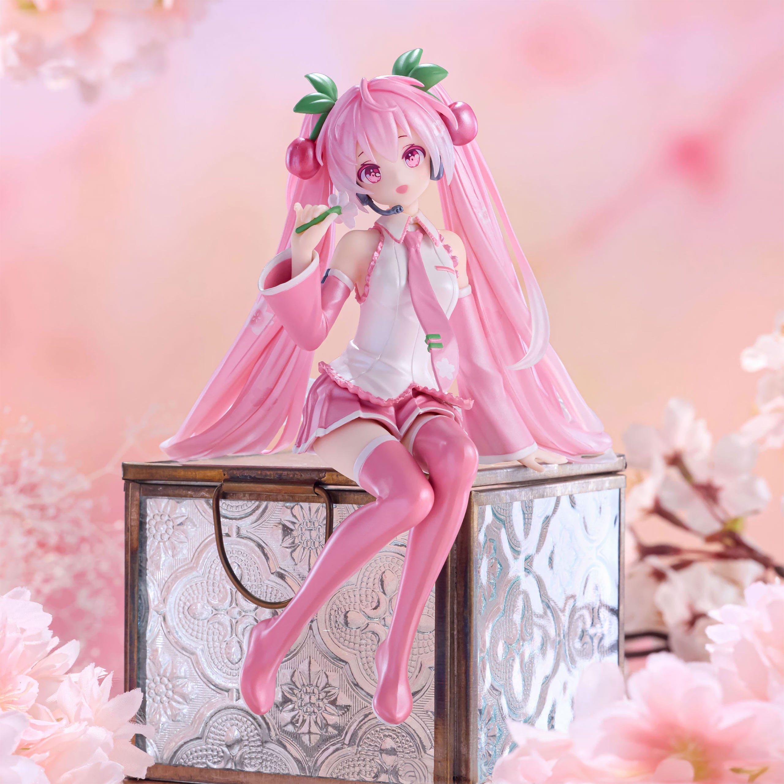 Zdjęcie produktu Hatsune Miku - Sakura Miku Noodle Stopper Figur Pearl Color Version