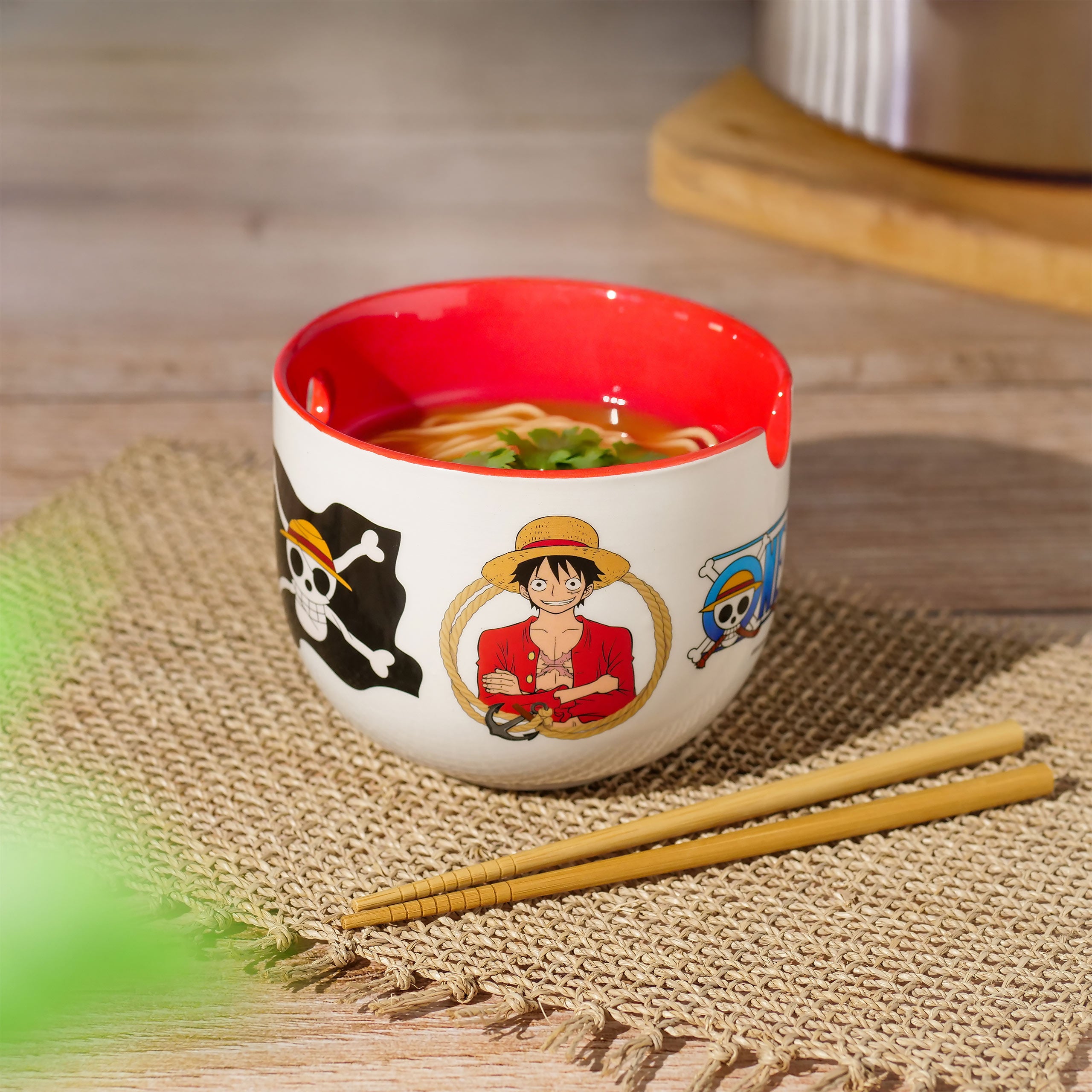 Zdjęcie produktu One Piece - Monkey D. Luffy miska do ramenu z pałeczkami