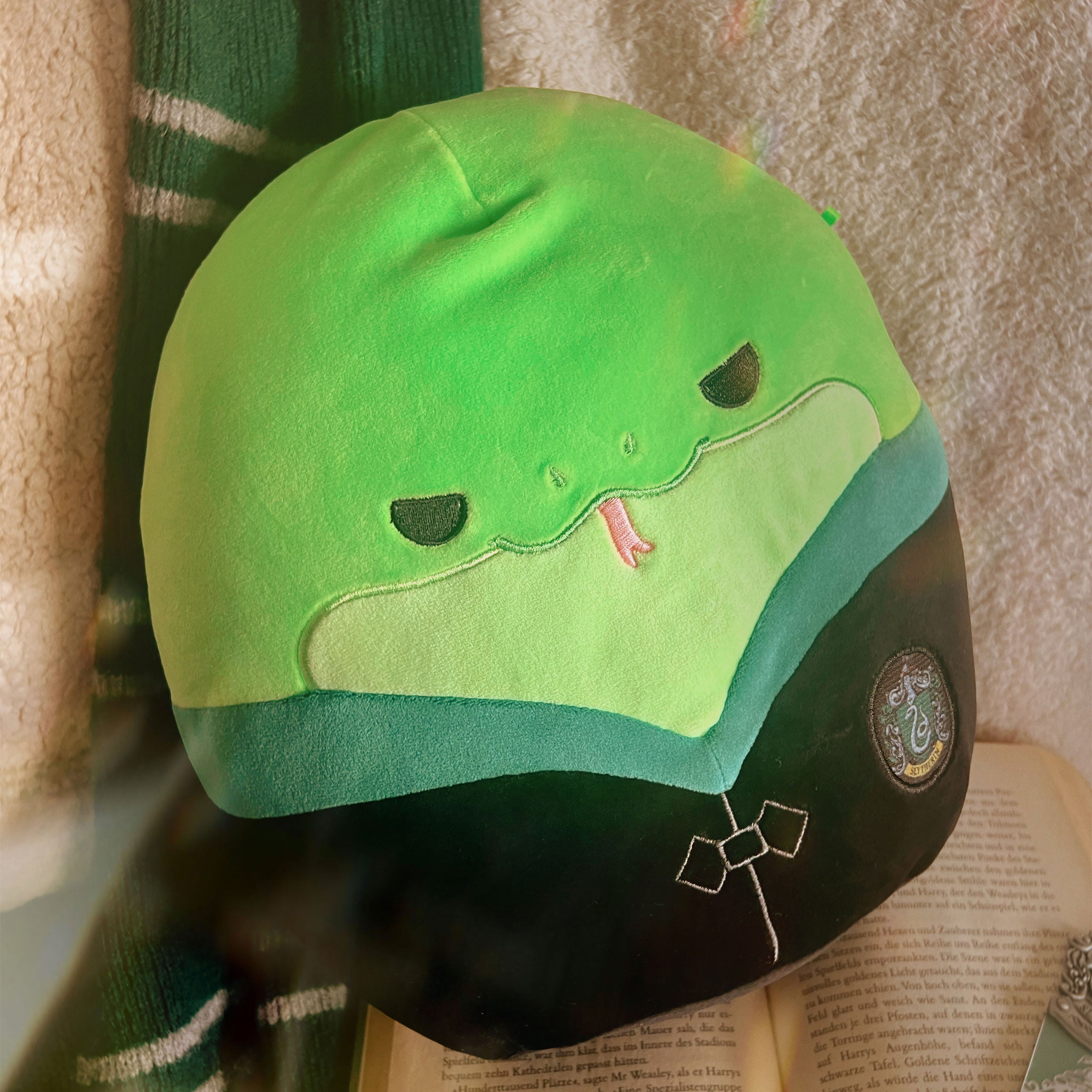 Zdjęcie produktu Harry Potter - Wąż Slytherin w szacie Squishmallows Pluszowa Figurka