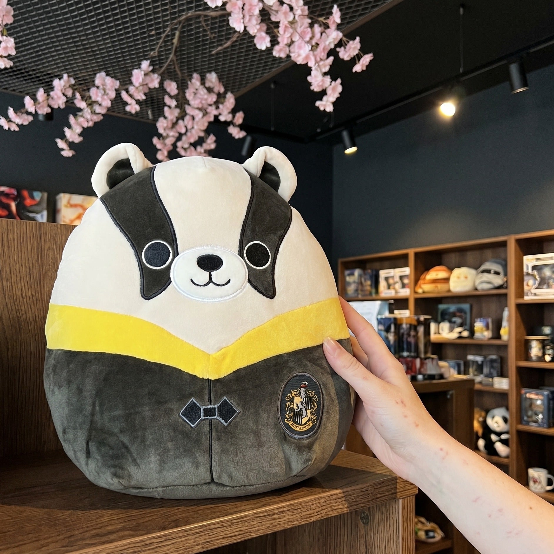Zdjęcie produktu Harry Potter - Borsuk Hufflepuff w szacie Squishmallows Pluszowa Figurka