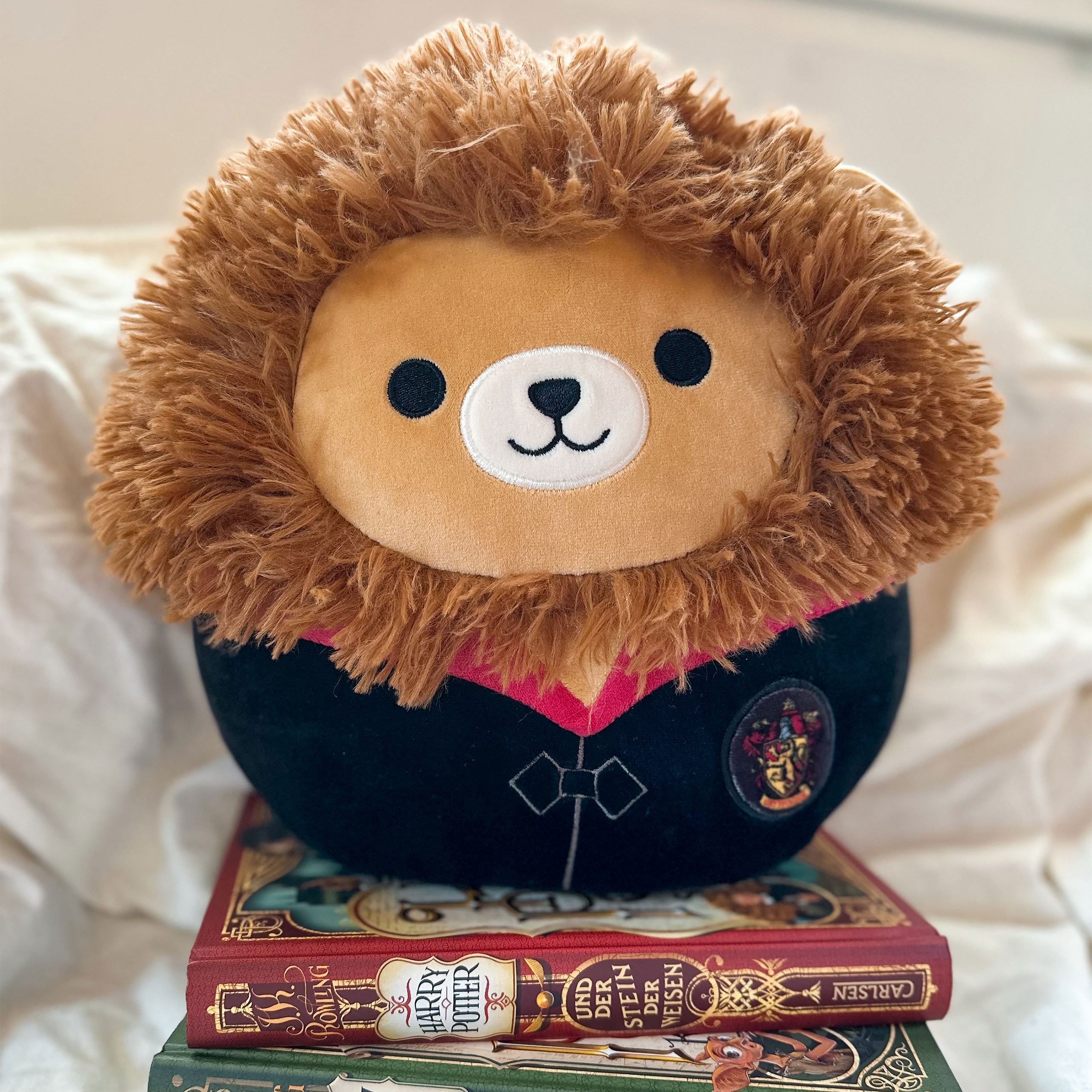 Zdjęcie produktu Harry Potter - Lew Gryffindoru w szacie Squishmallows Pluszowa Figurka