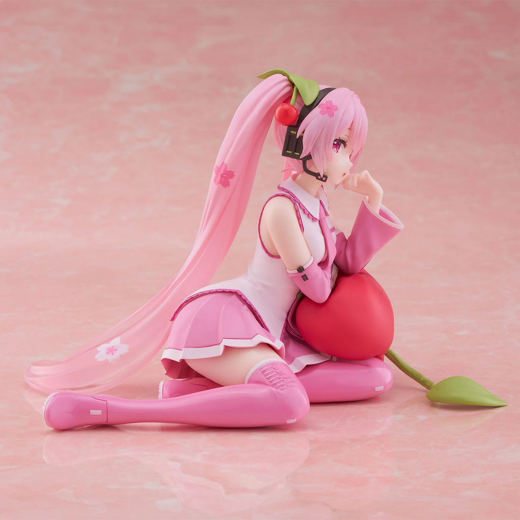 Zdjęcie produktu Hatsune Miku - Sakura Miku Desktop Cute Figurka Cherry Cushion Version