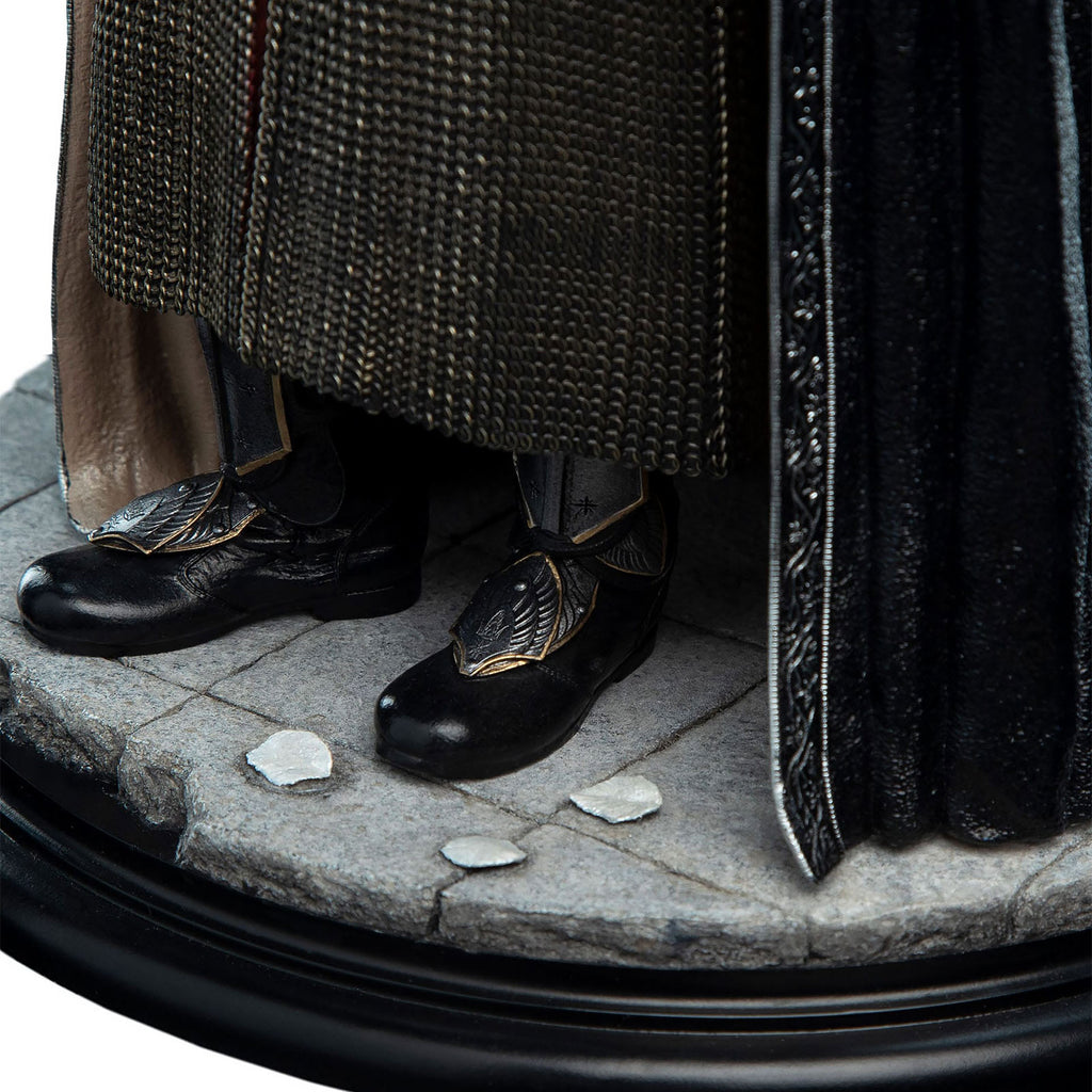 Product image The Lord of the Rings - King Aragorn Figure Classic Series