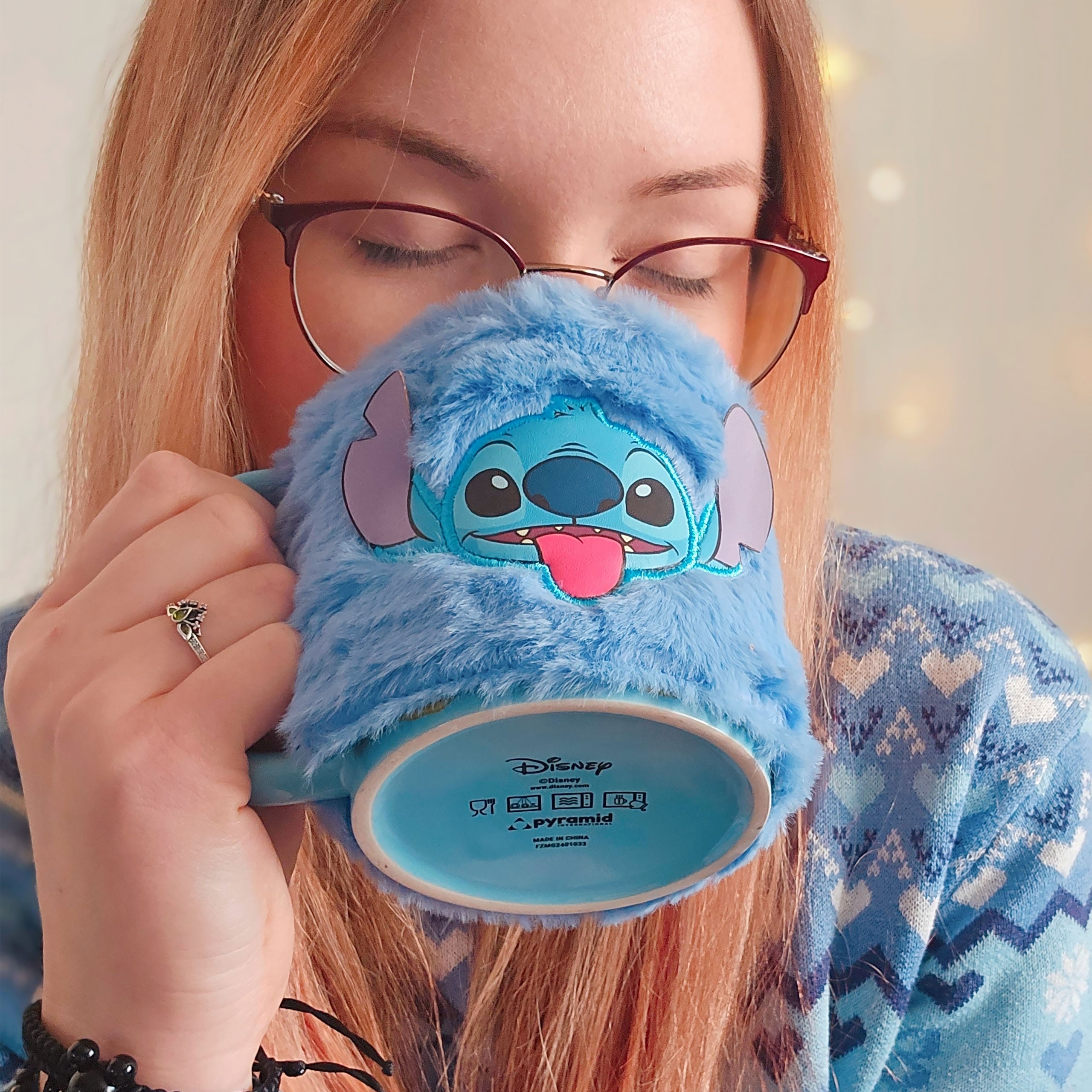 Zdjęcie produktu Kubek Stitch z pluszową osłoną - Lilo i Stitch
