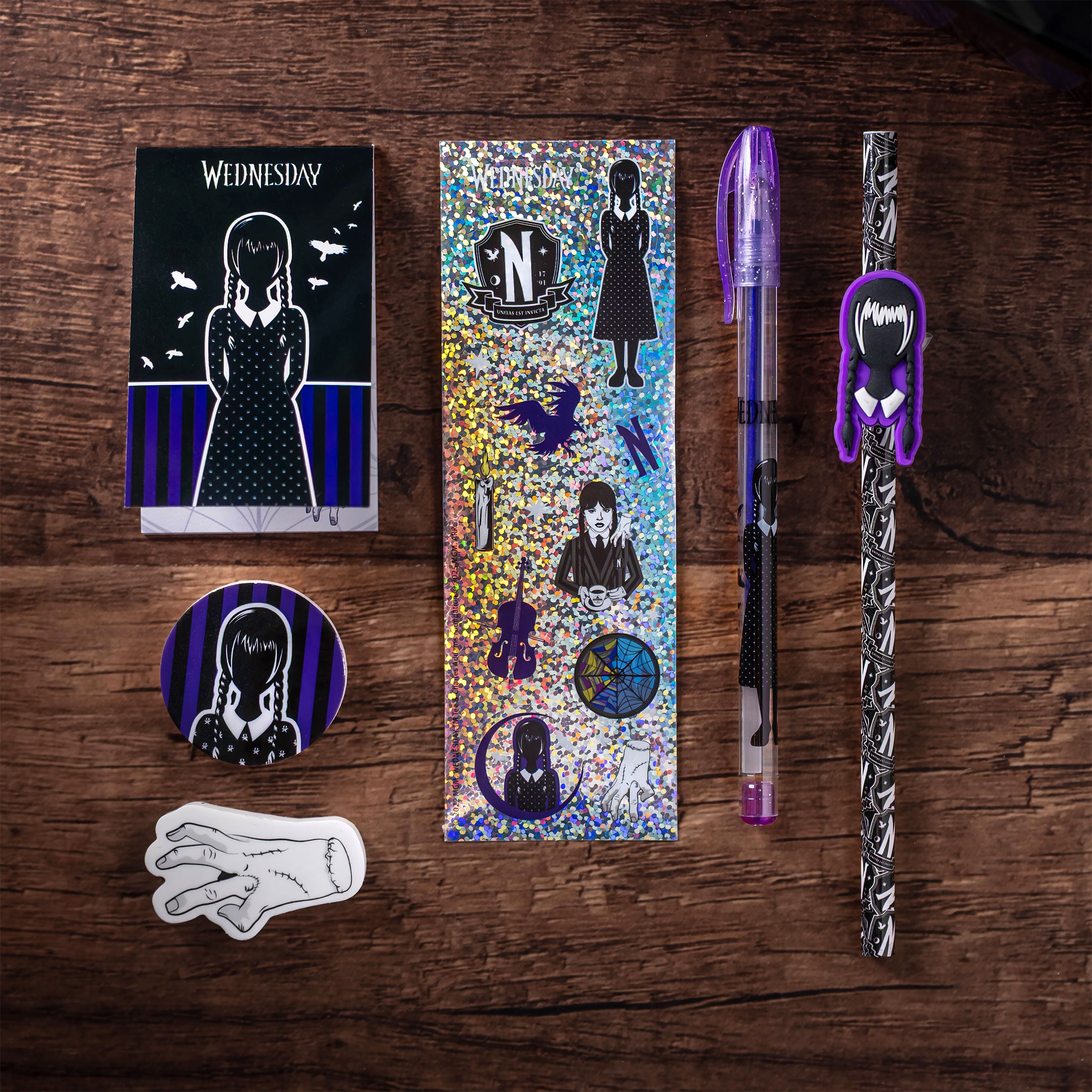 Zdjęcie produktu Zestaw piśmienniczy Wednesday Addams, 8-elementowy