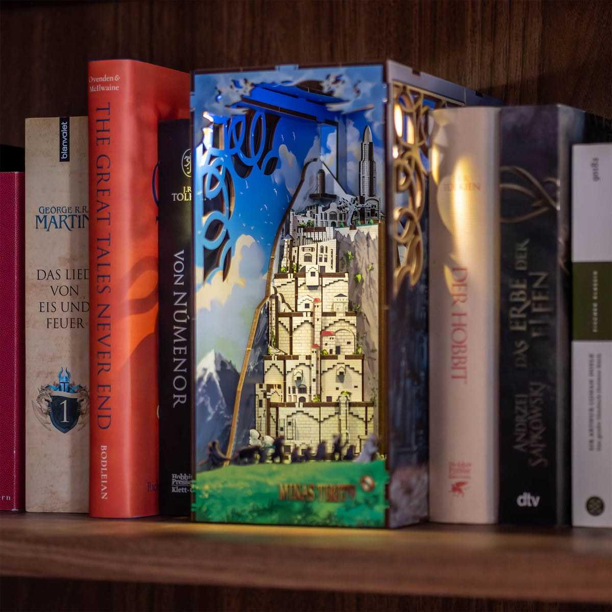 Zdjęcie produktu Władca Pierścieni - Minas Tirith Book Nook drewniany zestaw modelarski