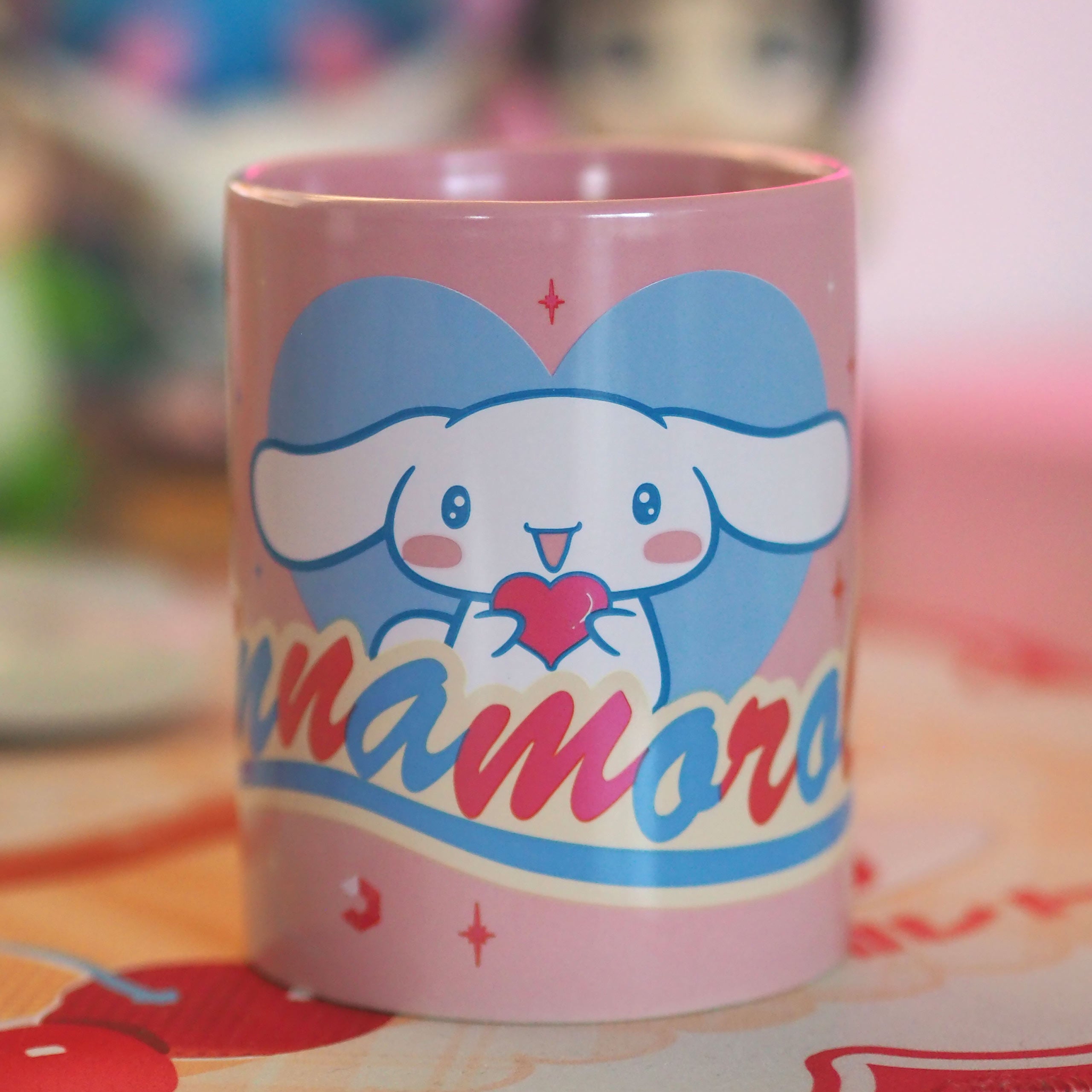Zdjęcie produktu Hello Kitty - Kubek Cinnamoroll z Pluszowym Pokrowcem