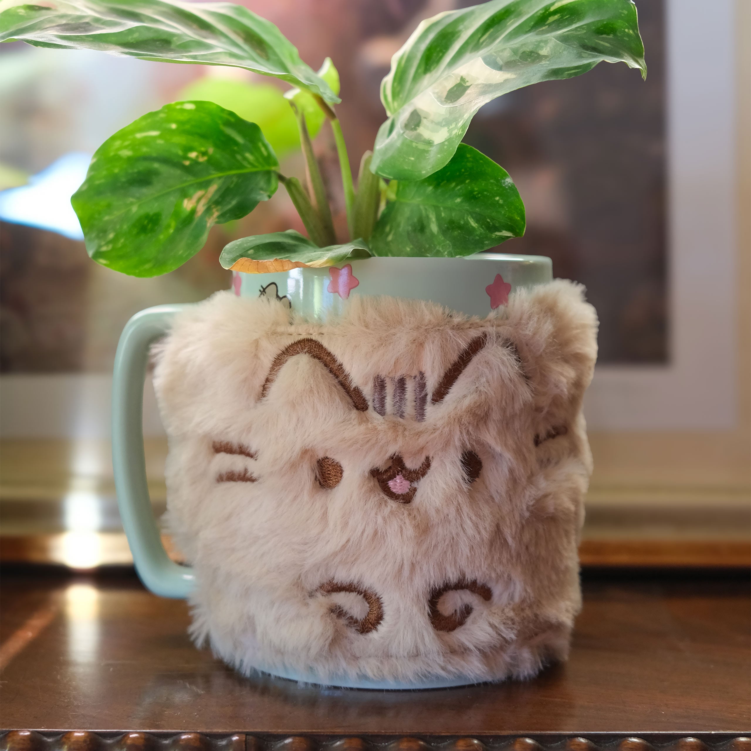 Zdjęcie produktu Pusheen - kubek z pluszowym pokrowcem