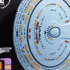 Zdjęcie produktu Tablica ścienna Enterprise NCC-1701-D z repliką modelu - Star Trek